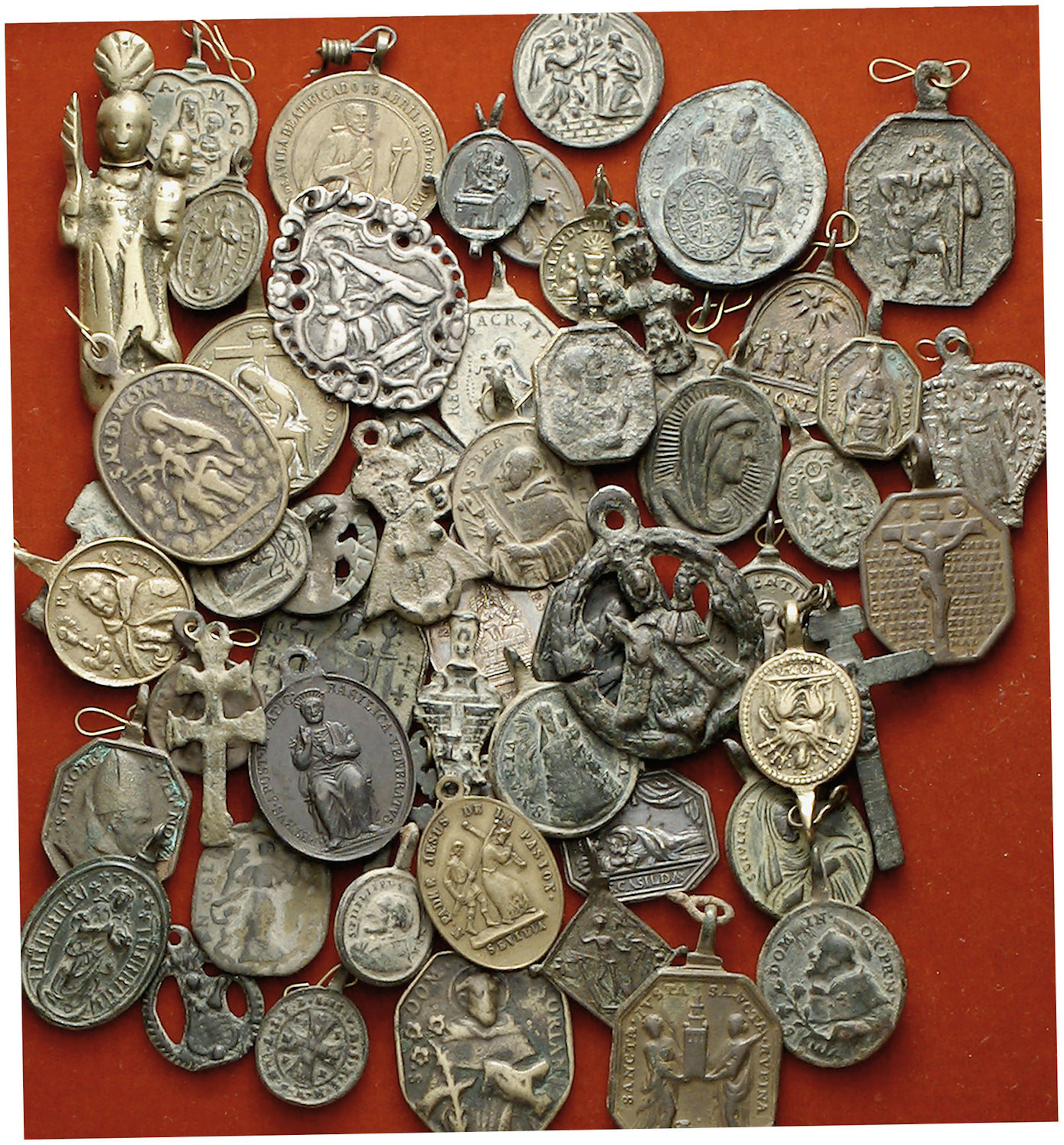 Lote de medallas religiosas de los siglos XVII-XIX