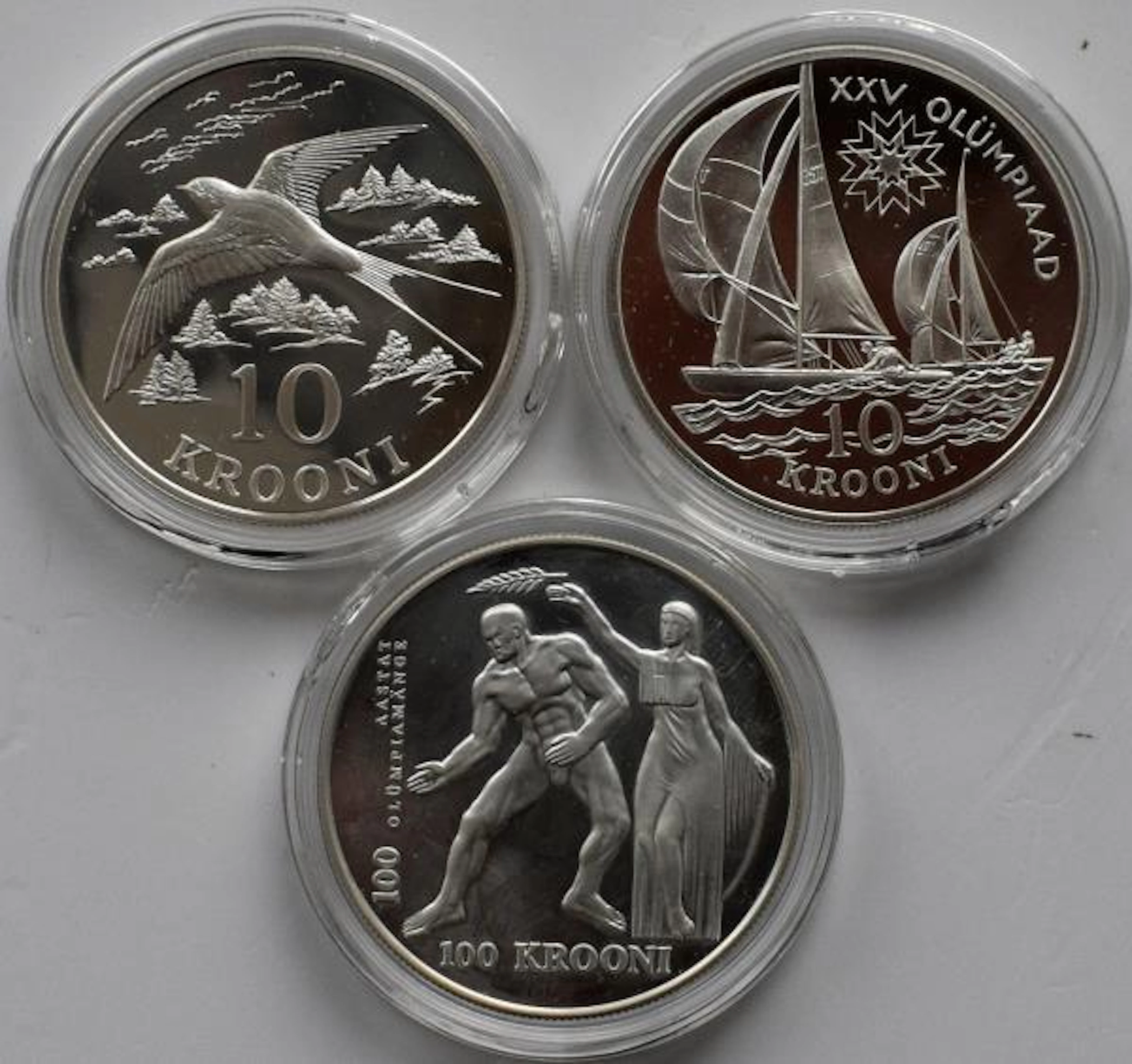 Estland: Lot 3 Münzen: 10 Krooni 1992 Schwalbe +...