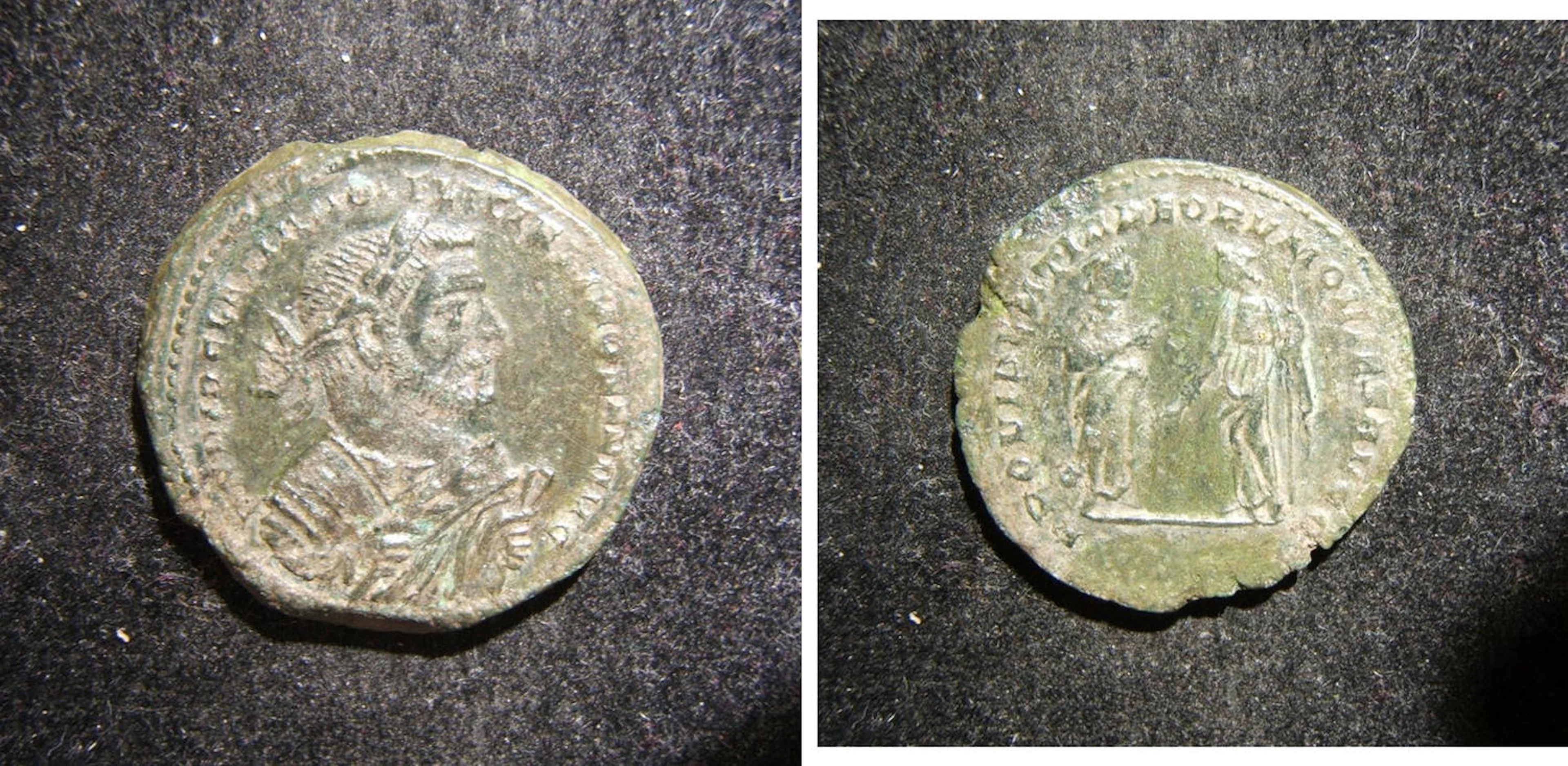 Roman Imperial coinage > Diocletian: post abdication Follis (28 x 27mm