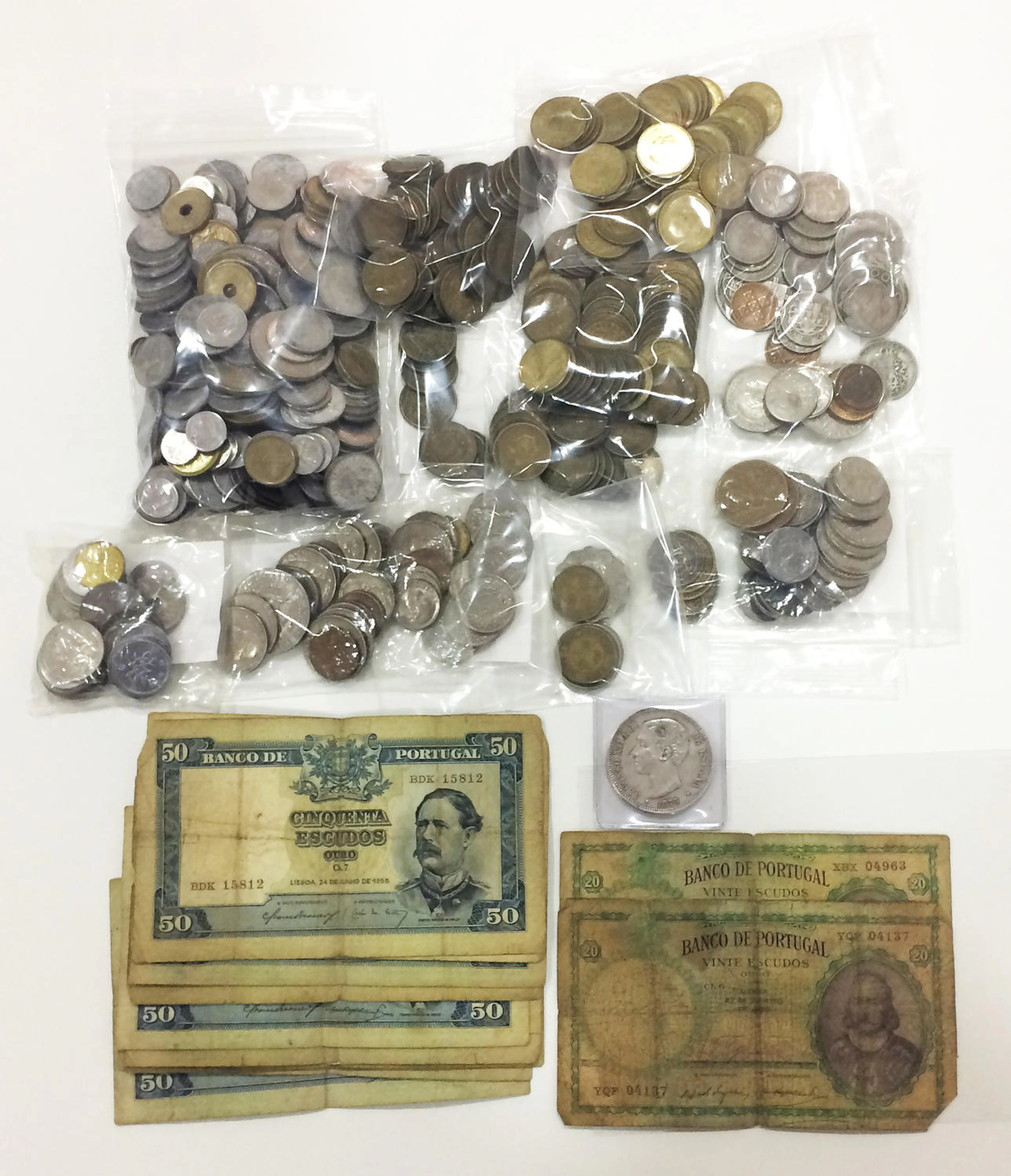 Lote heterogeneo con 540 piezas en su gran mayoría del s.XX