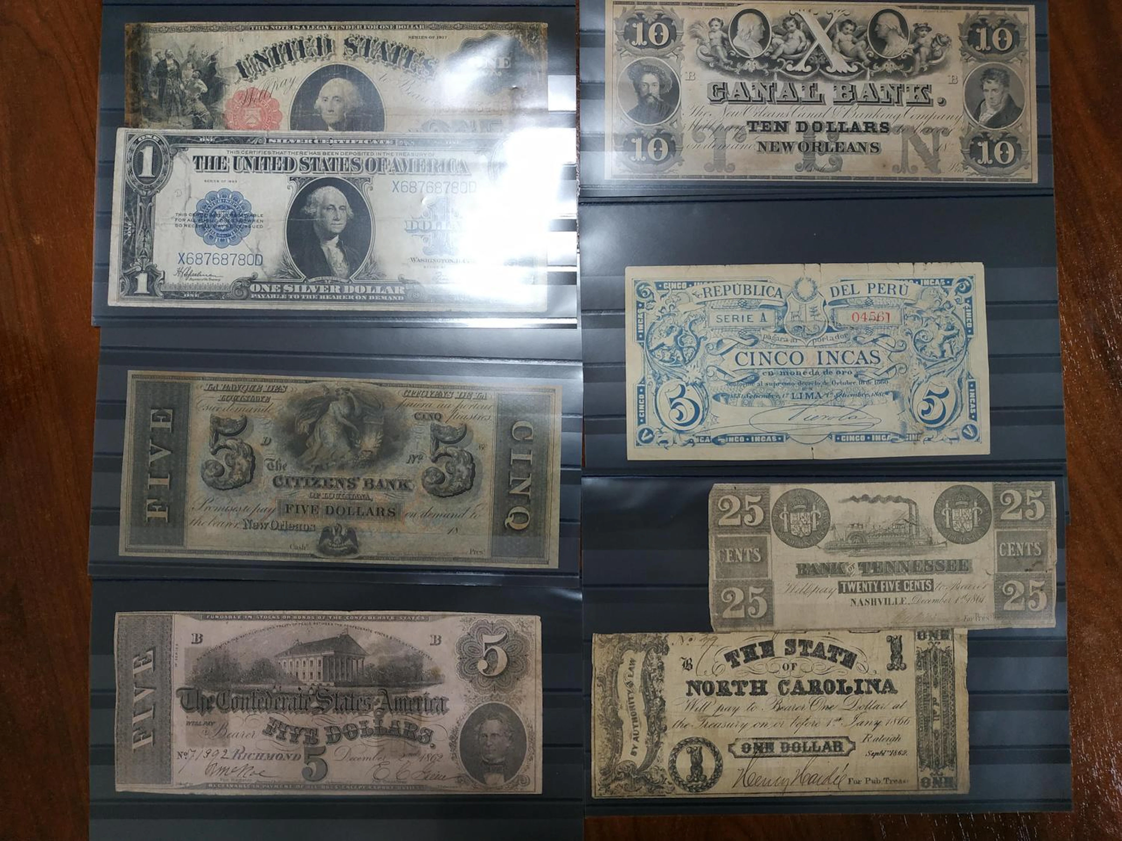 Álbum con 147 billetes mundiales diferentes del s