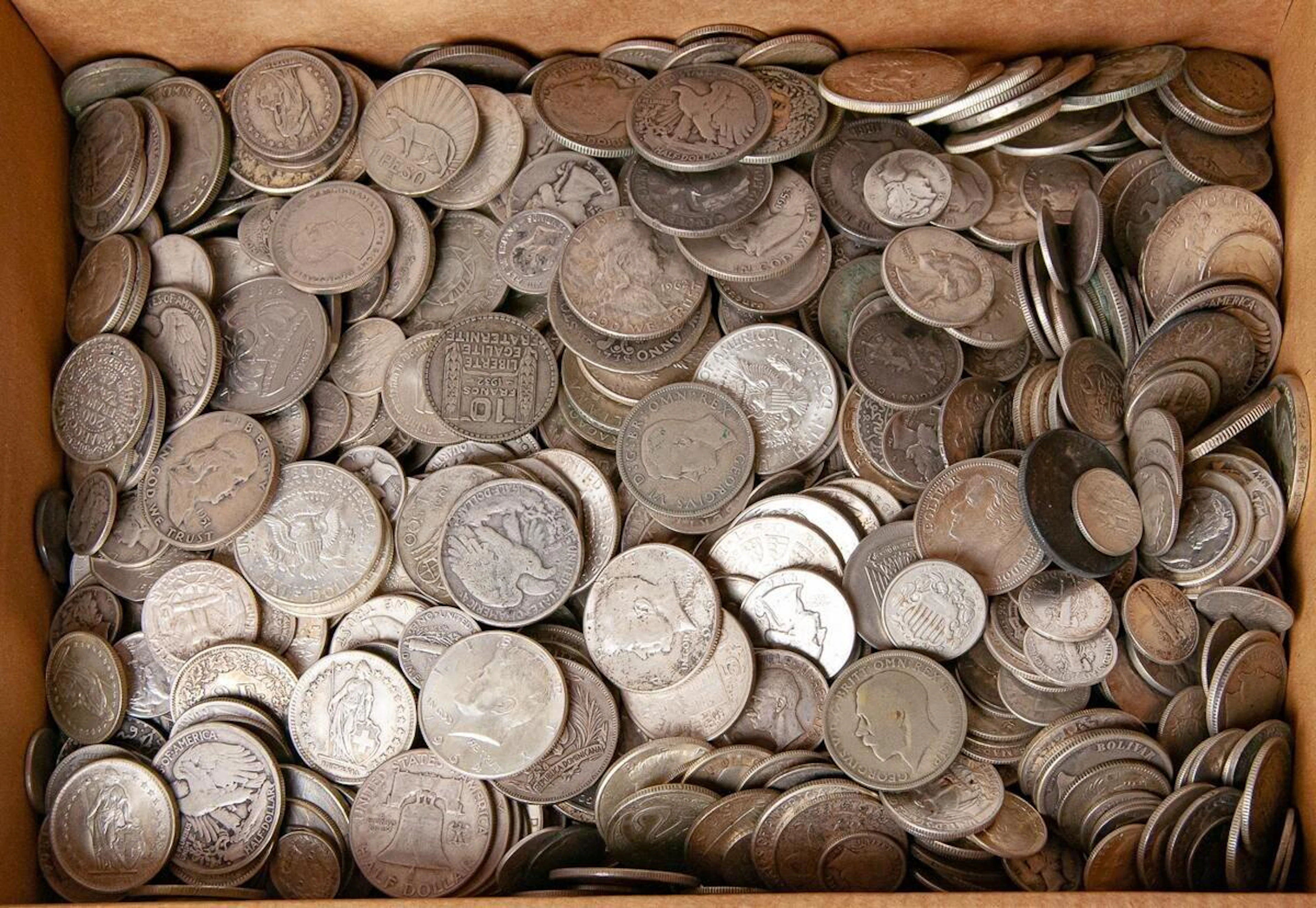 Interesante conjunto compuesto por cientos de monedas en...