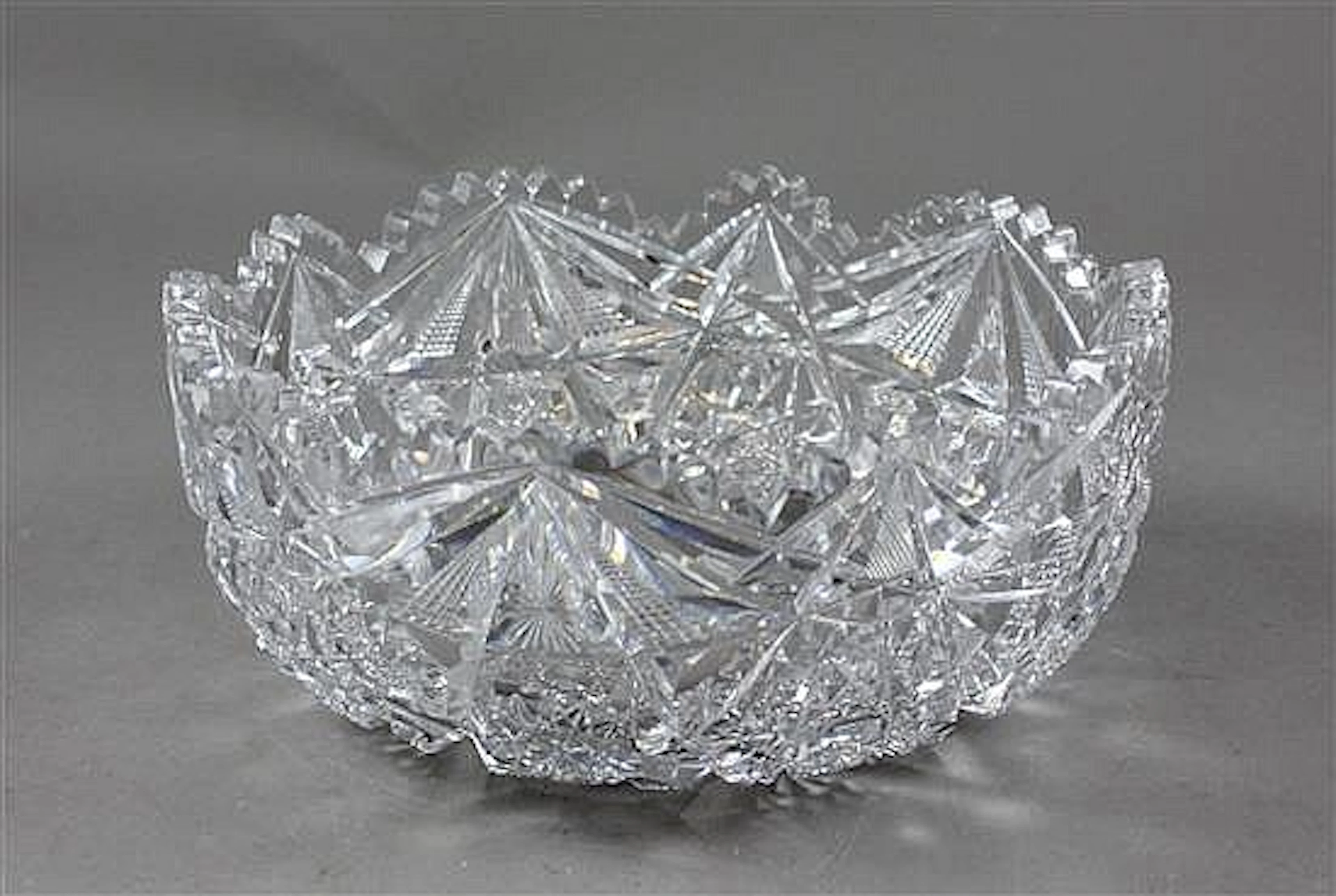 LIBBEY GLASS 8" DIAMETER HEAVY CUT BERRY BOWL SIGNED SABER