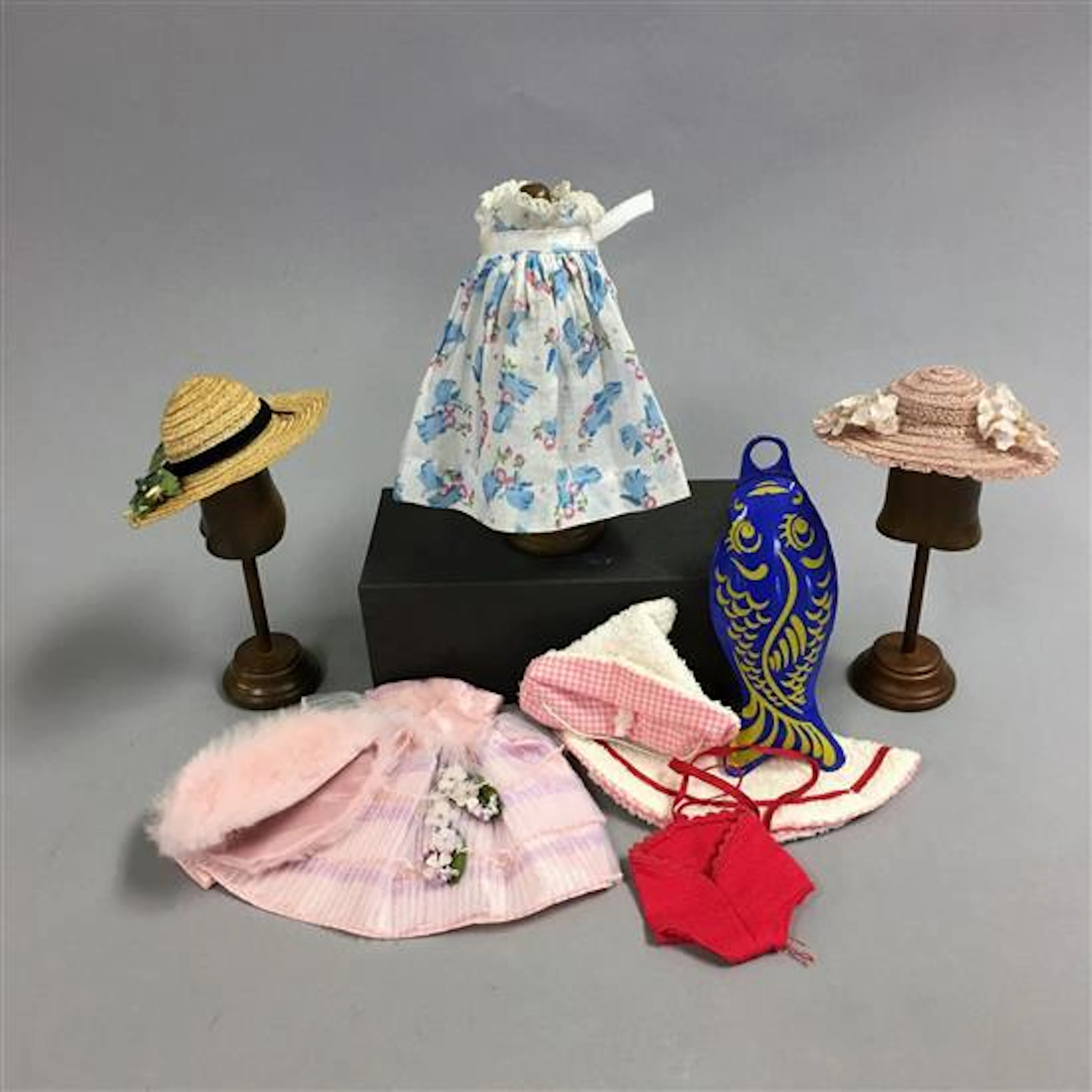 LOT VOGUE GINNY ITEMS AND 3 TAGGED OUTFITS INCLUDING "ORIGINAL VOGUE DOLLS