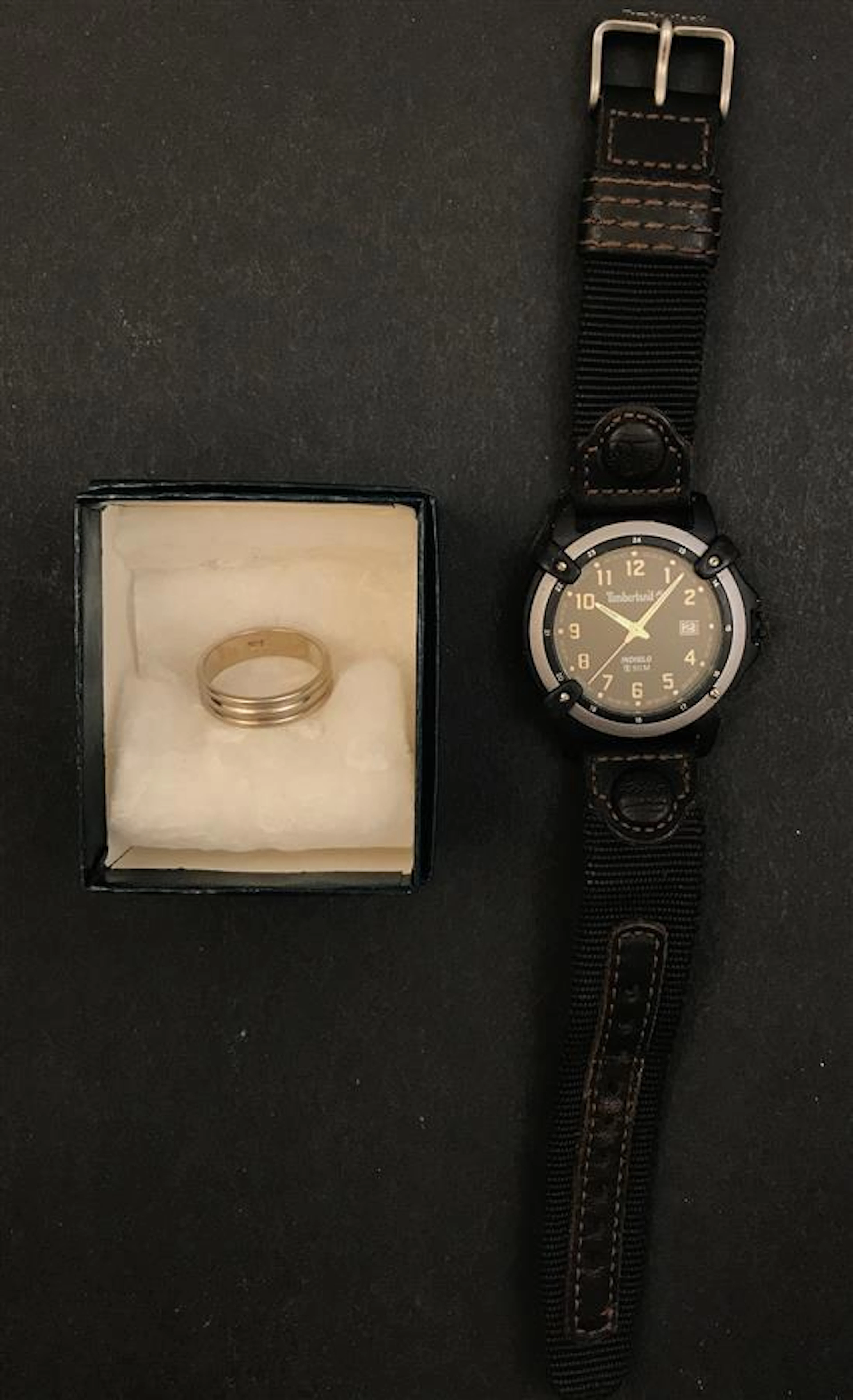 LOT INCLUDING TIMBERLAND INDIGO WATCH