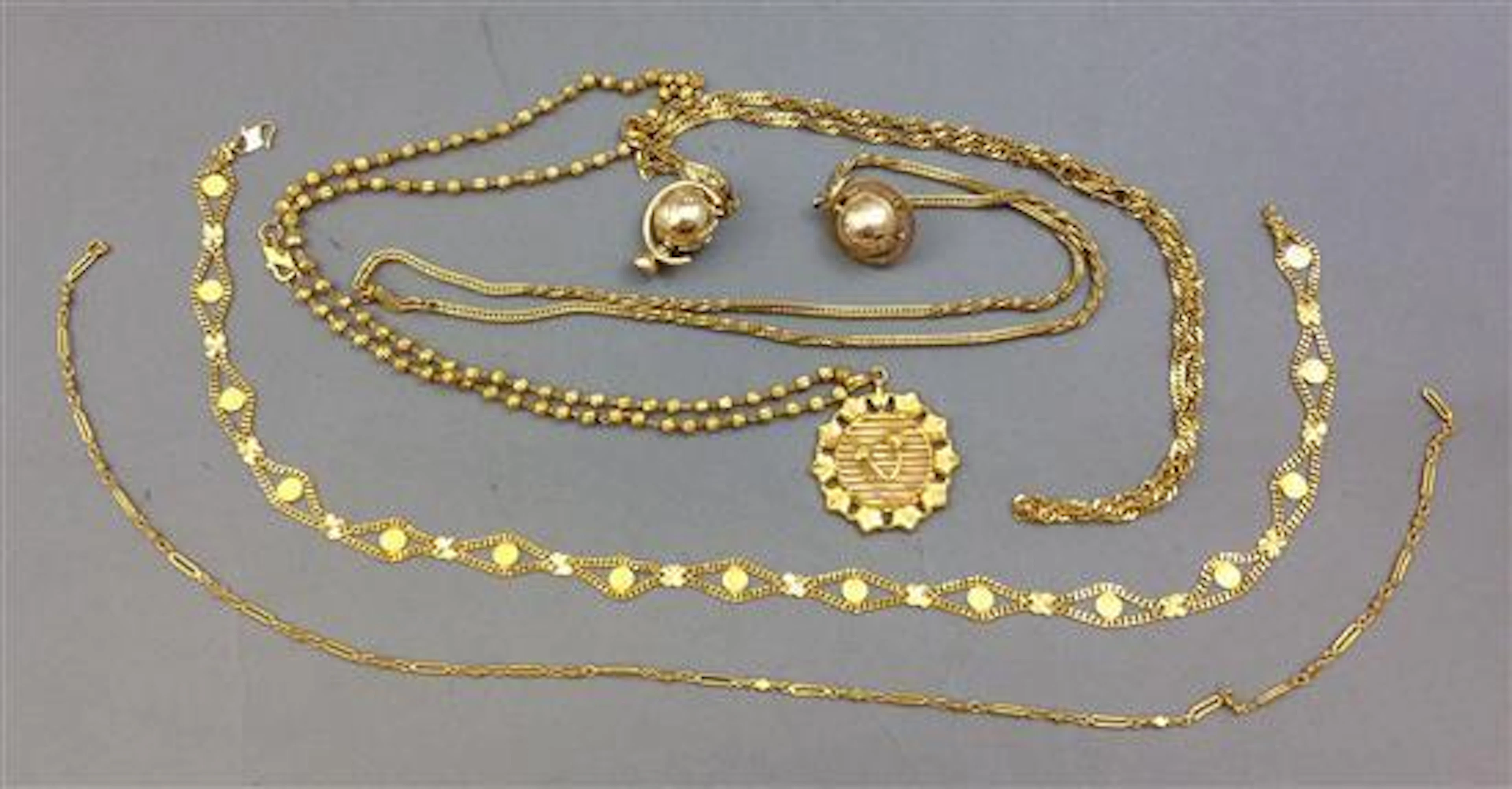 5 STAMPED 22K YELLOW GOLD CHAN NECKLACES AND PENDANTS (ONE BROKEN) 121.5 GRAMS