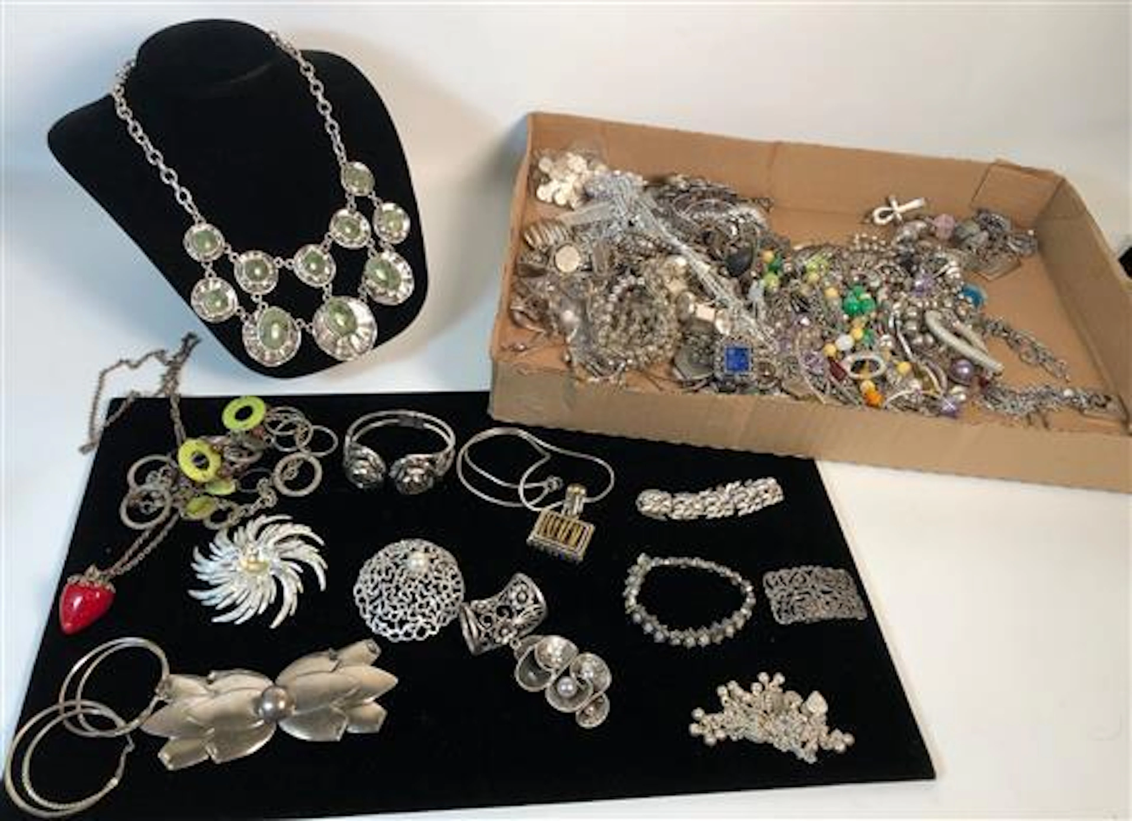 LOT OF SILVER TONE FASHION JEWELRY