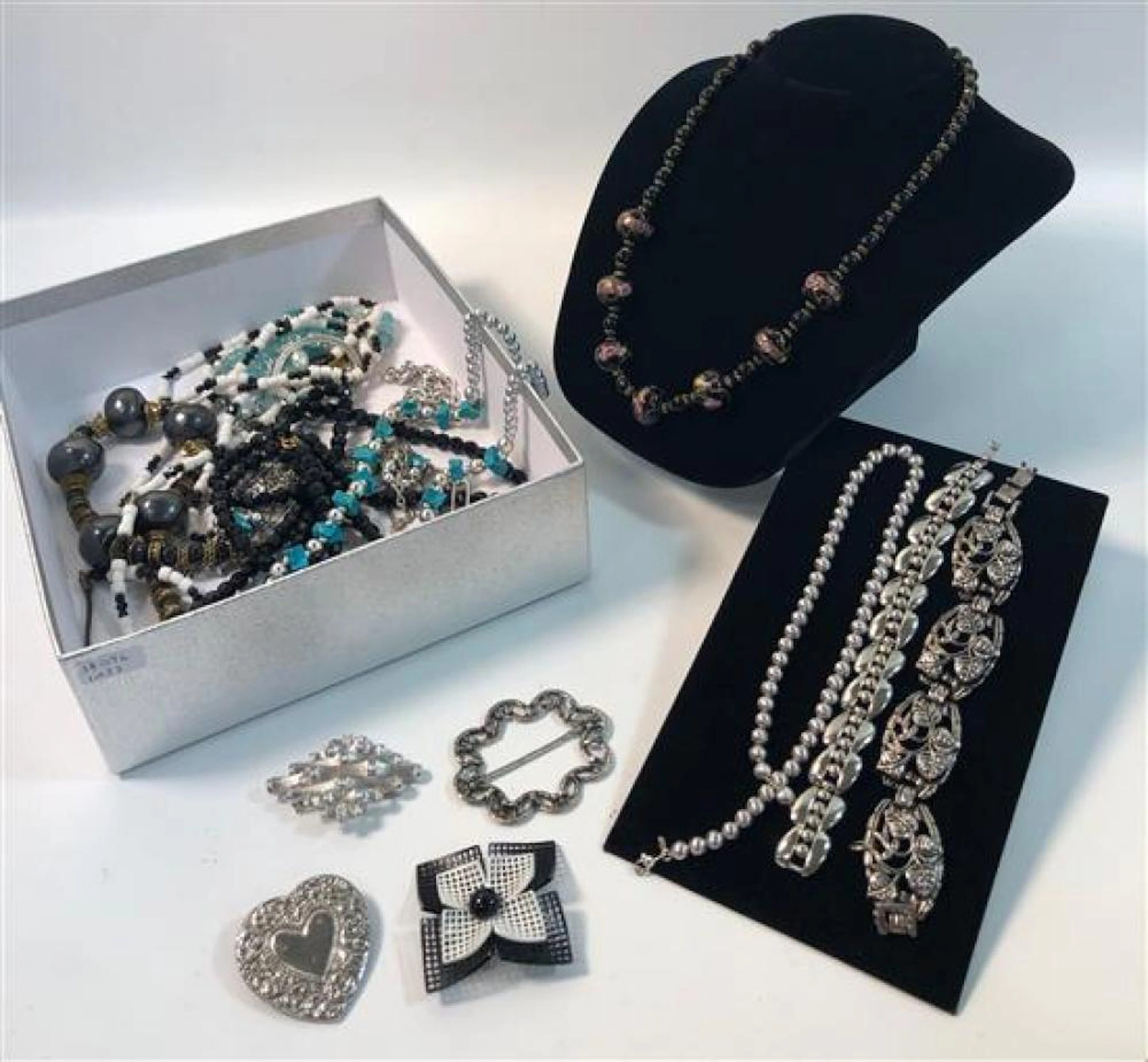 ASSORTED FASHION JEWELRY LOT
