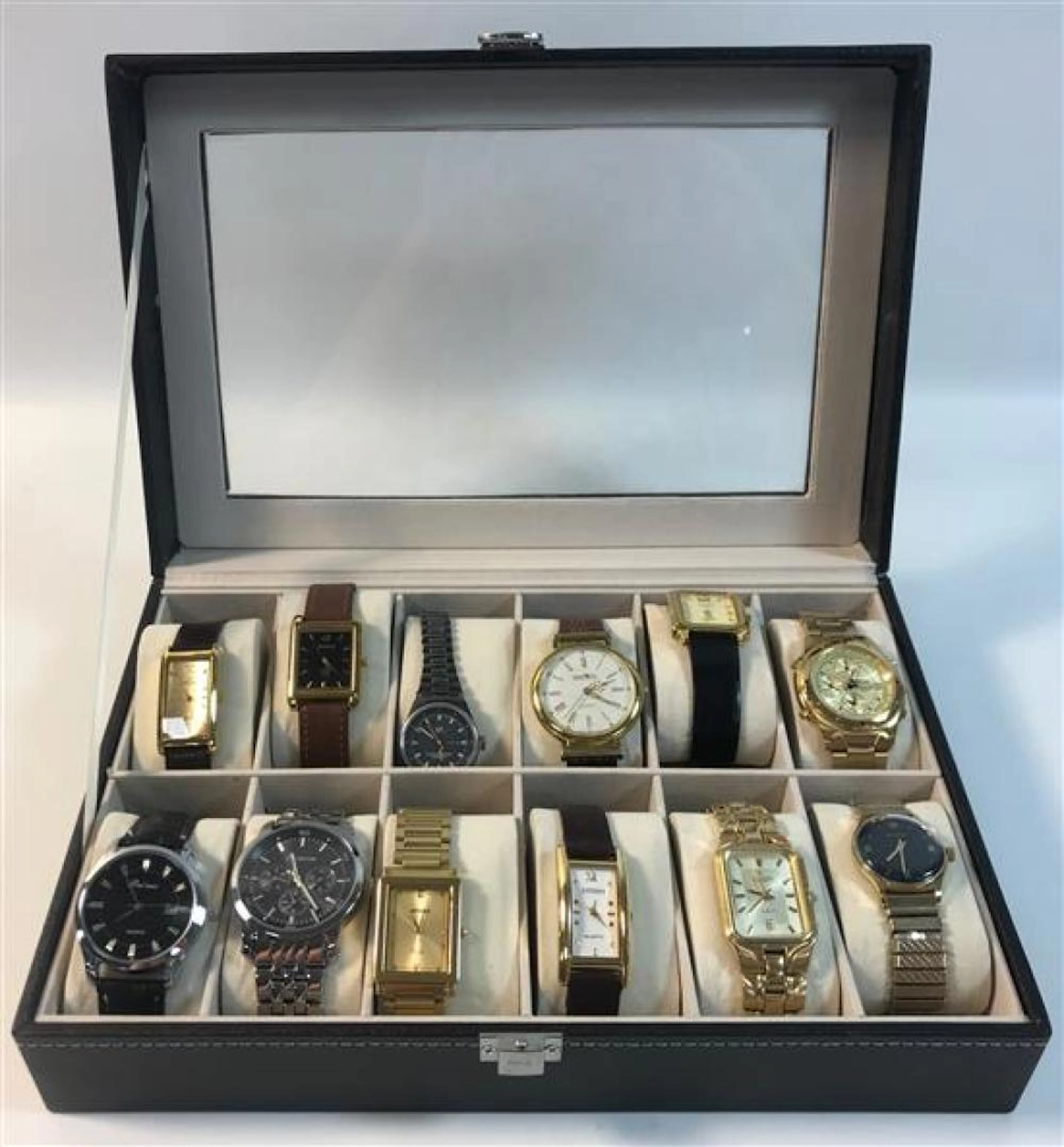 WATCH CASE W/WATCHES