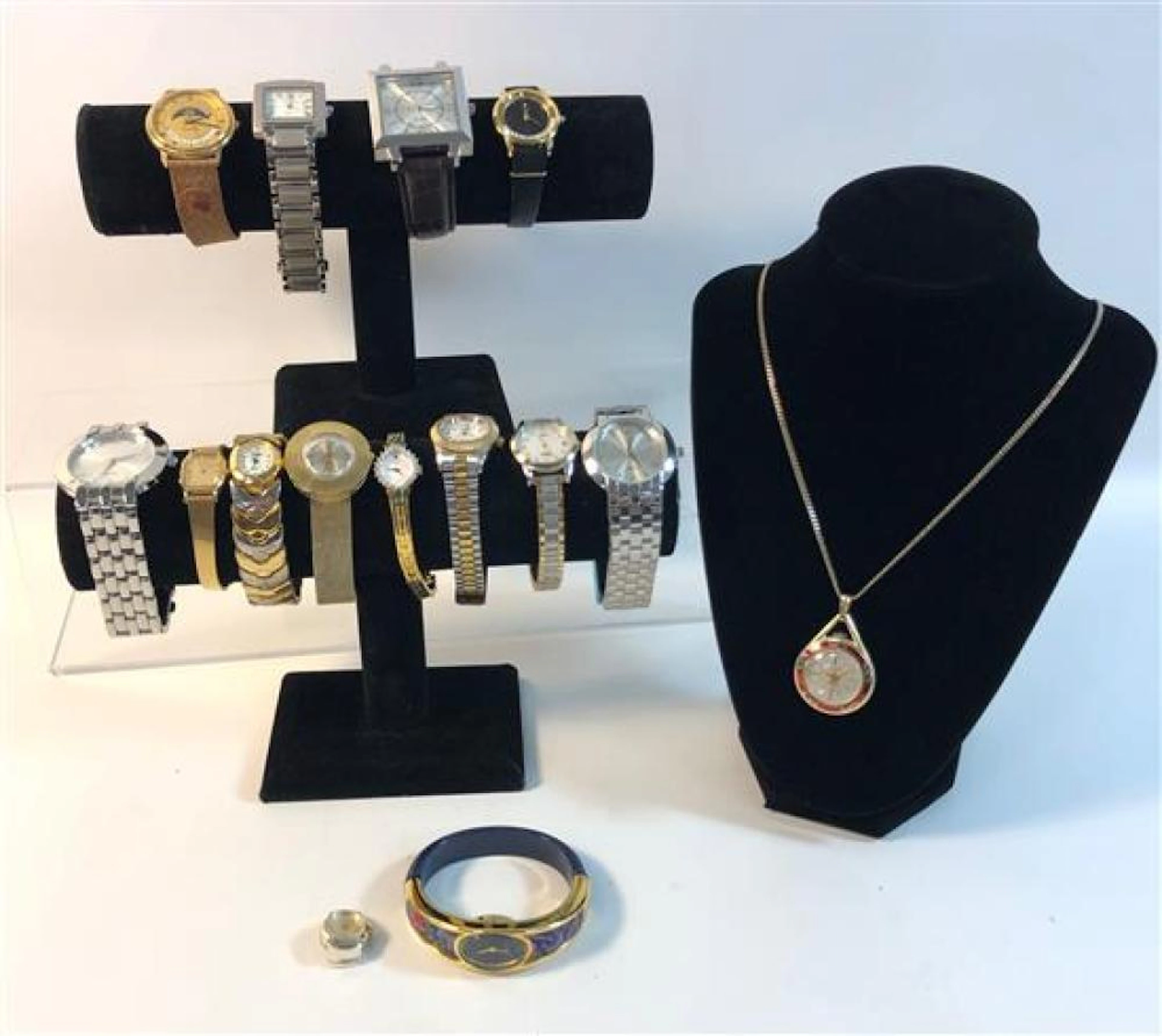 BOX LOT ASSORTED FASHION WATCHES ~ VARIOUS STYES W/ PIECES FROM PULSAR