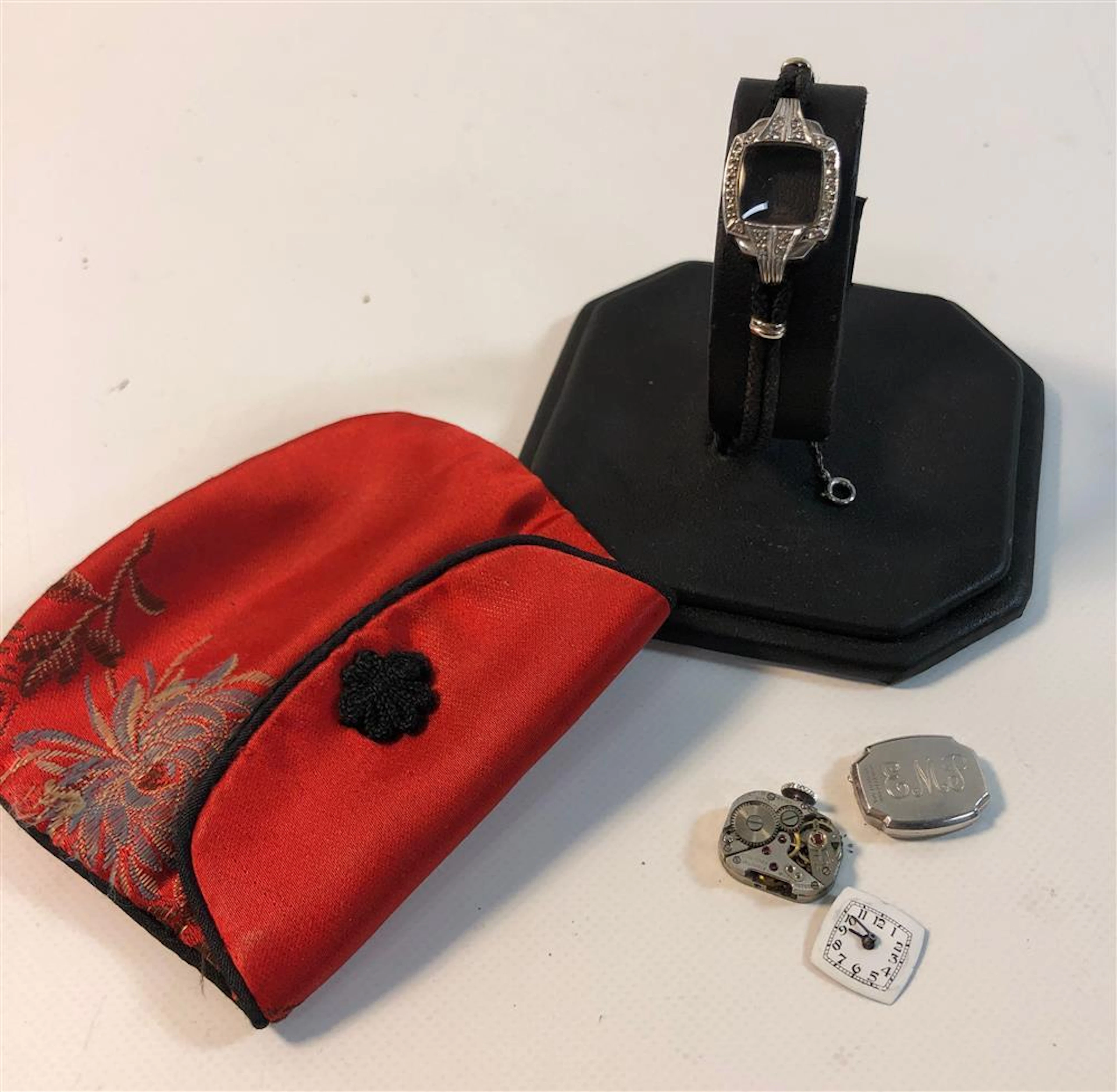 WRIST WATCH IN POUCH