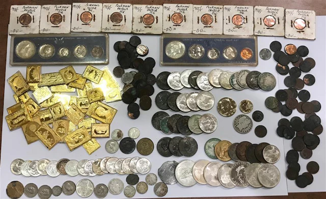 ASSORTED U.S. AND FOREIGN COINS AND STAMP TOKENS