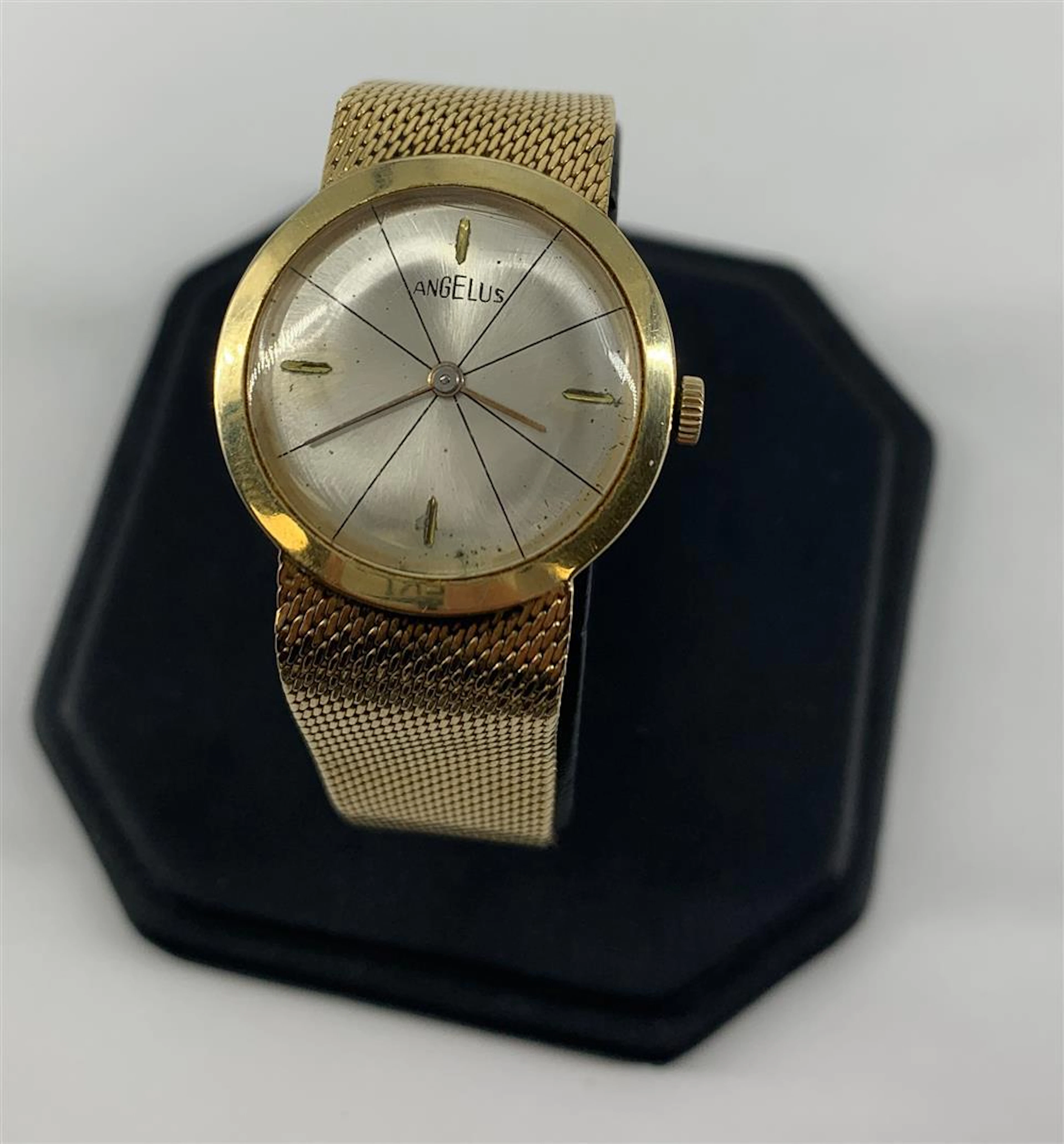 VINTAGE GOLD WRIST WATCH