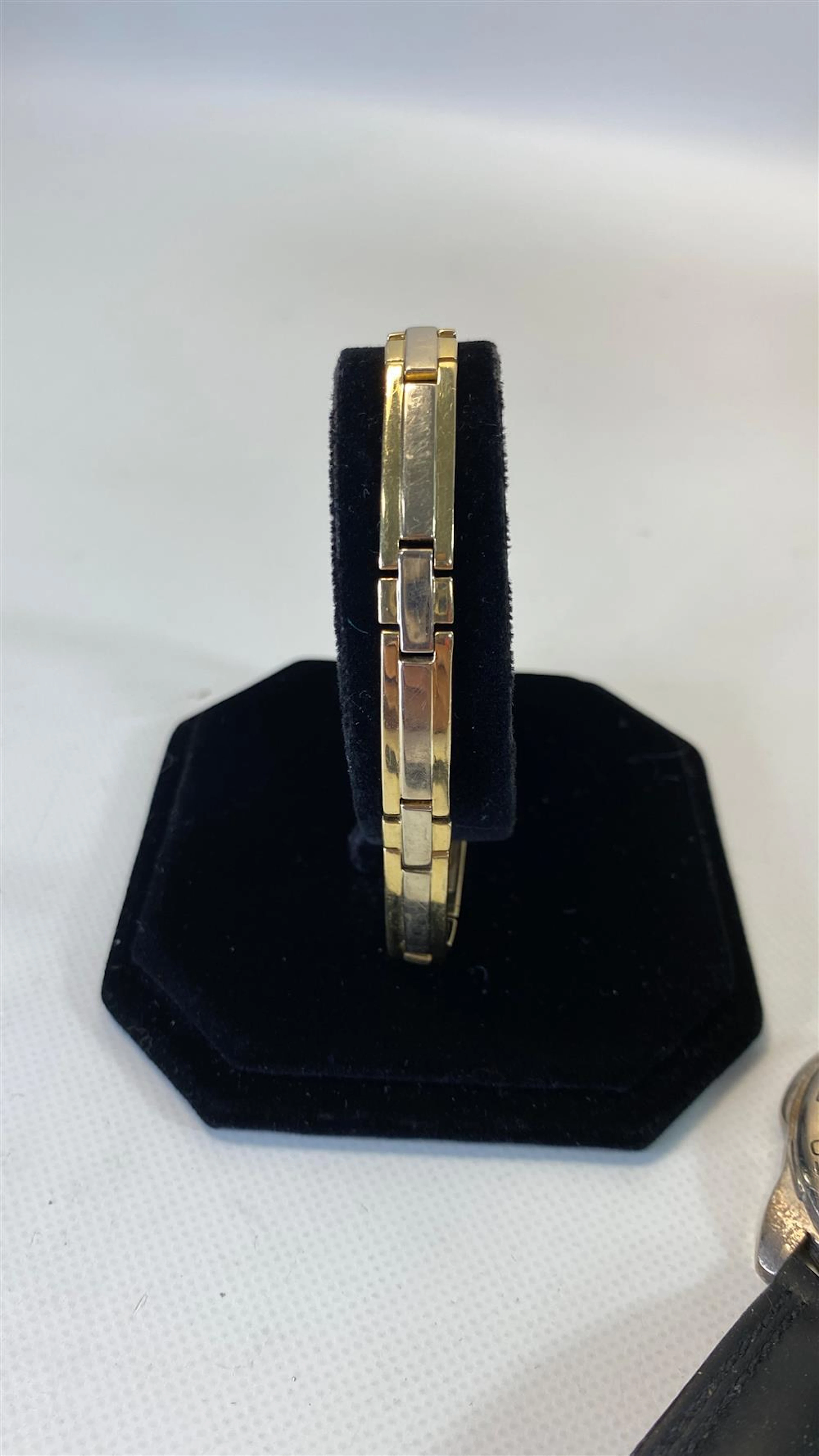GOLD AND COSTUME ACCESSORIES