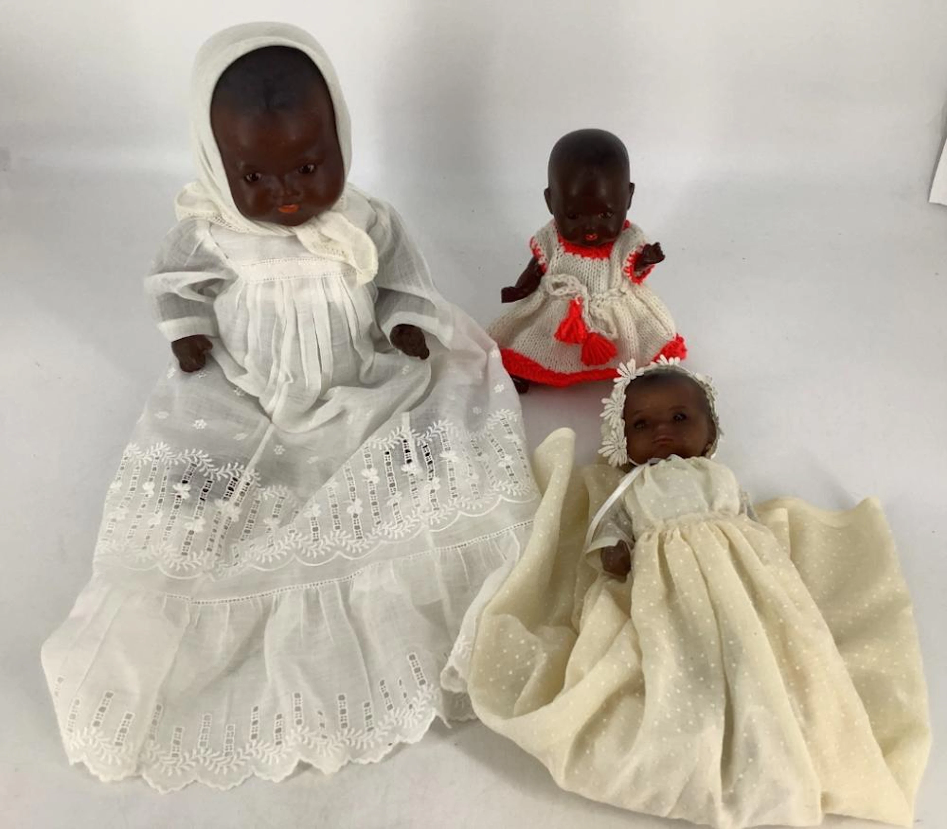 Lot (3) solid dome Black bisque socket head babies