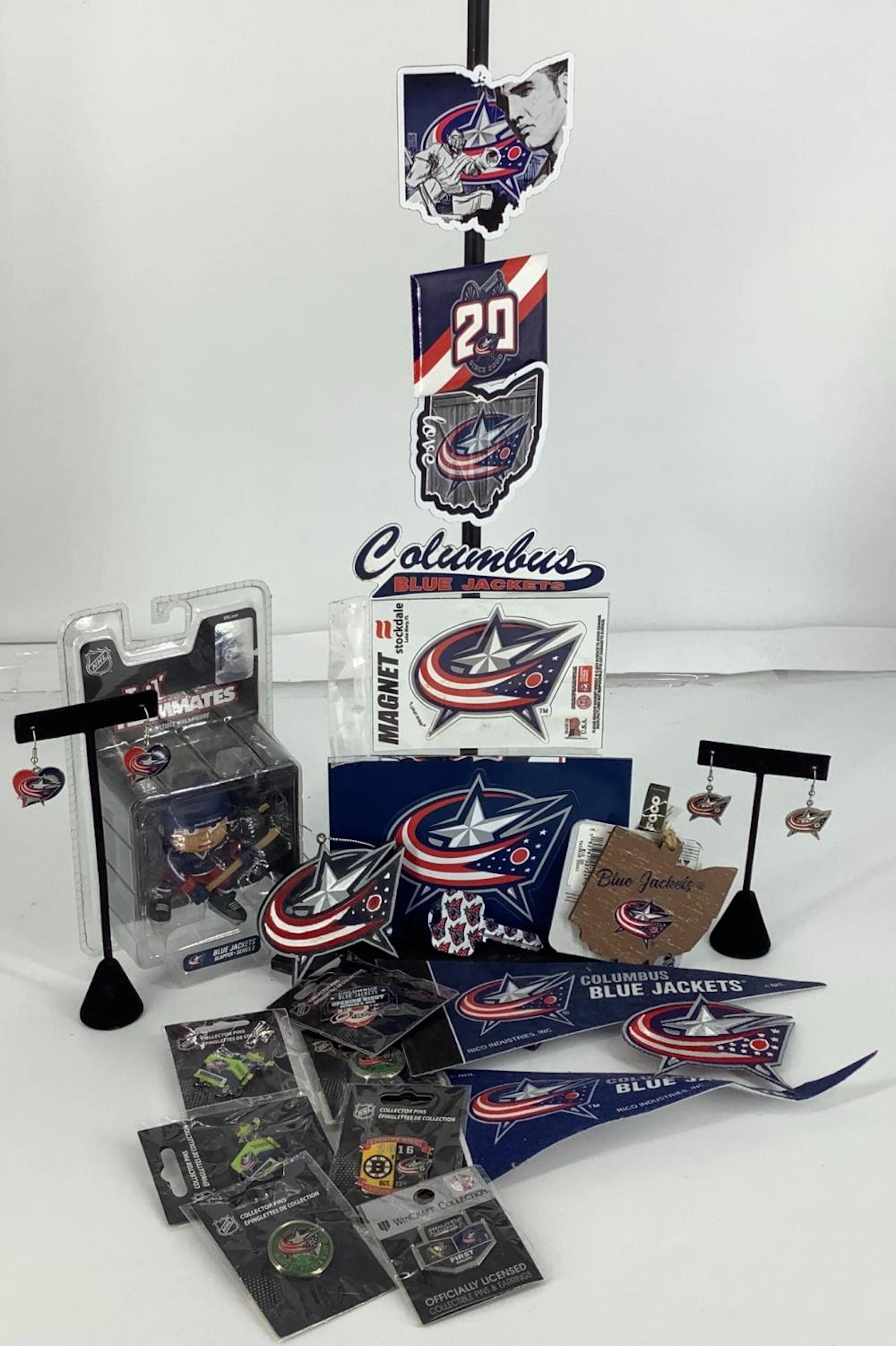 lot of Columbus Blue Jackets memorabilia including 7 lapel pins