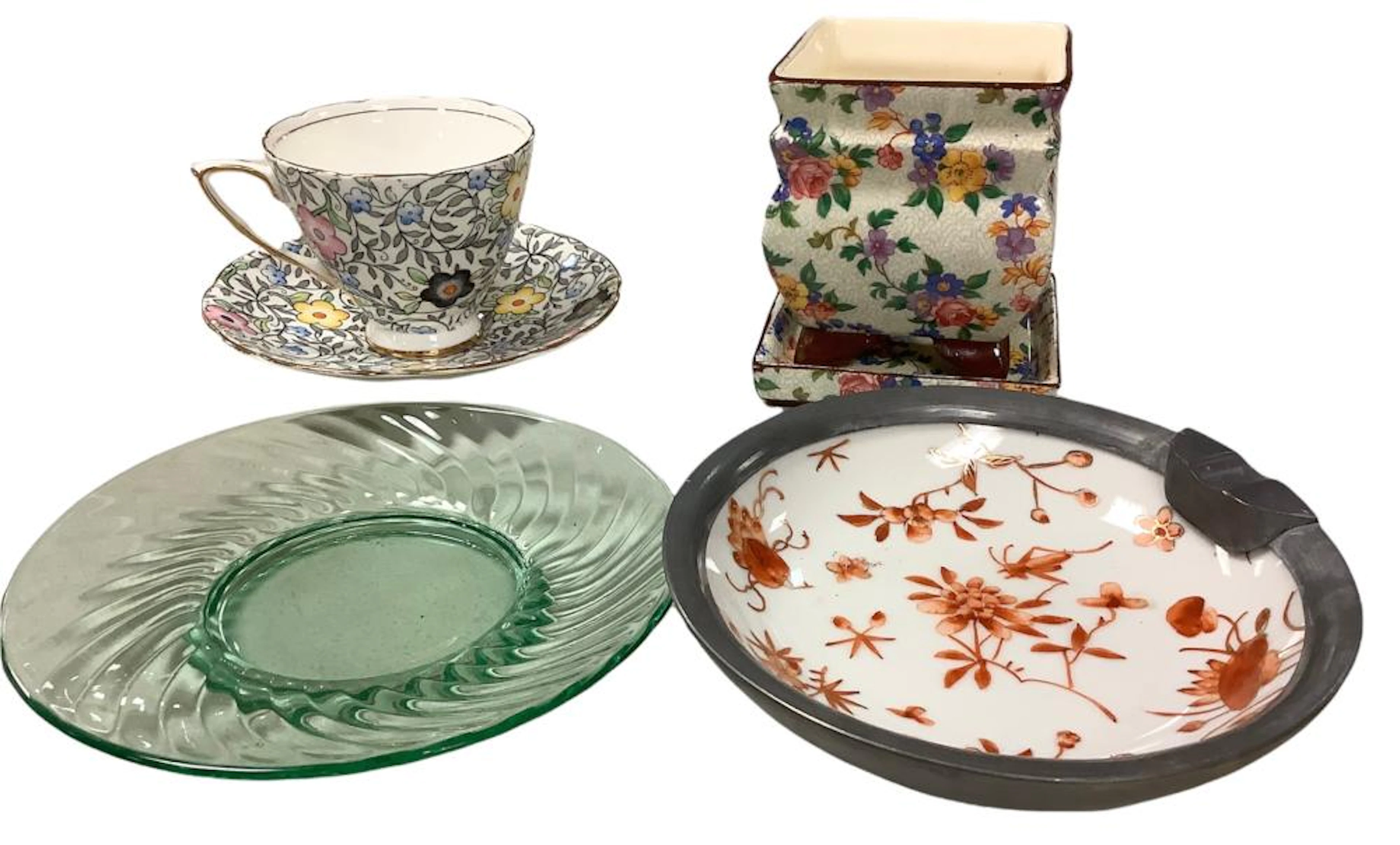 Lot of 4 pieces Asian pattern ashtray with metal base