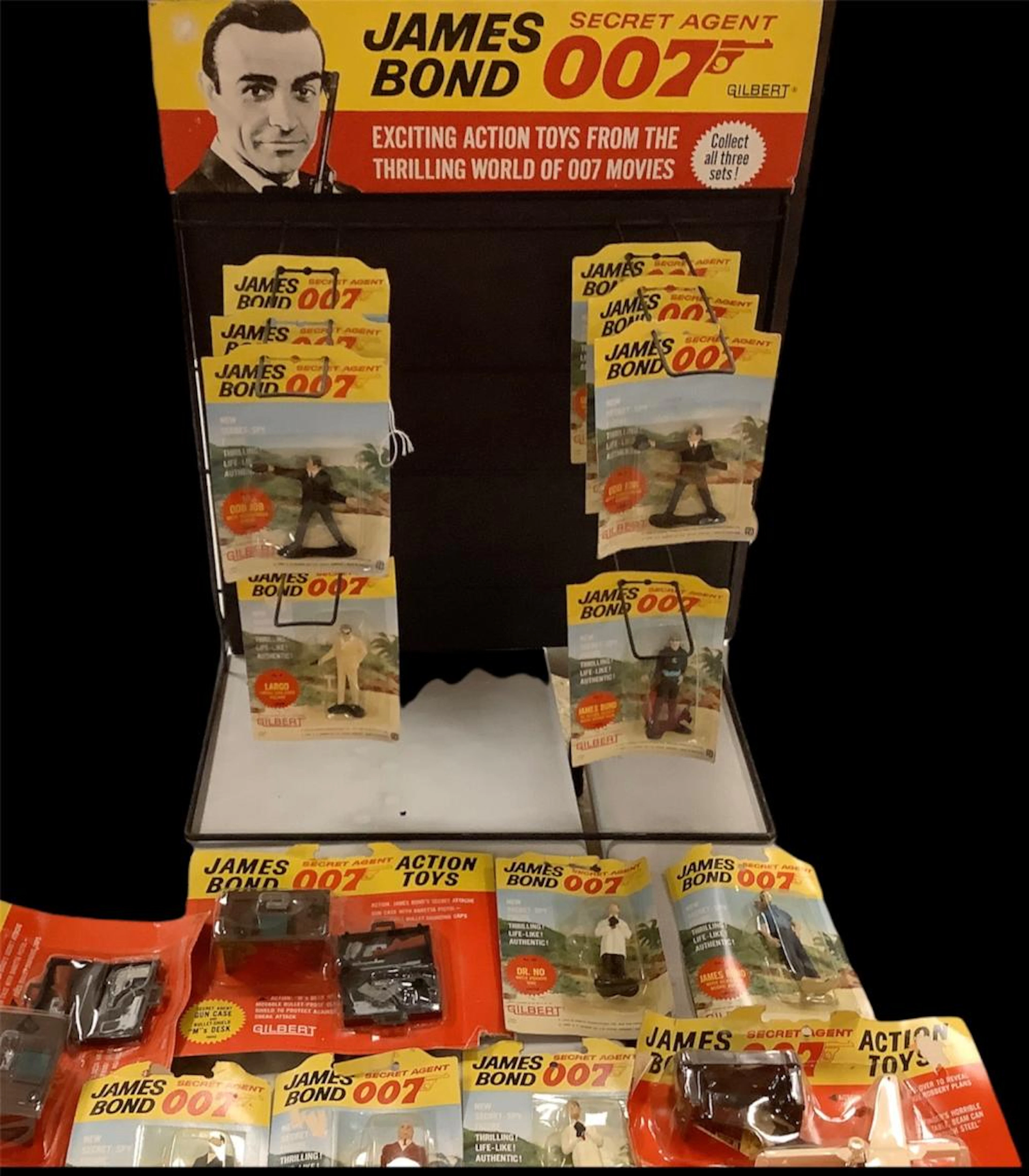 Gilbert toy action figures James Bond 007 with Display
