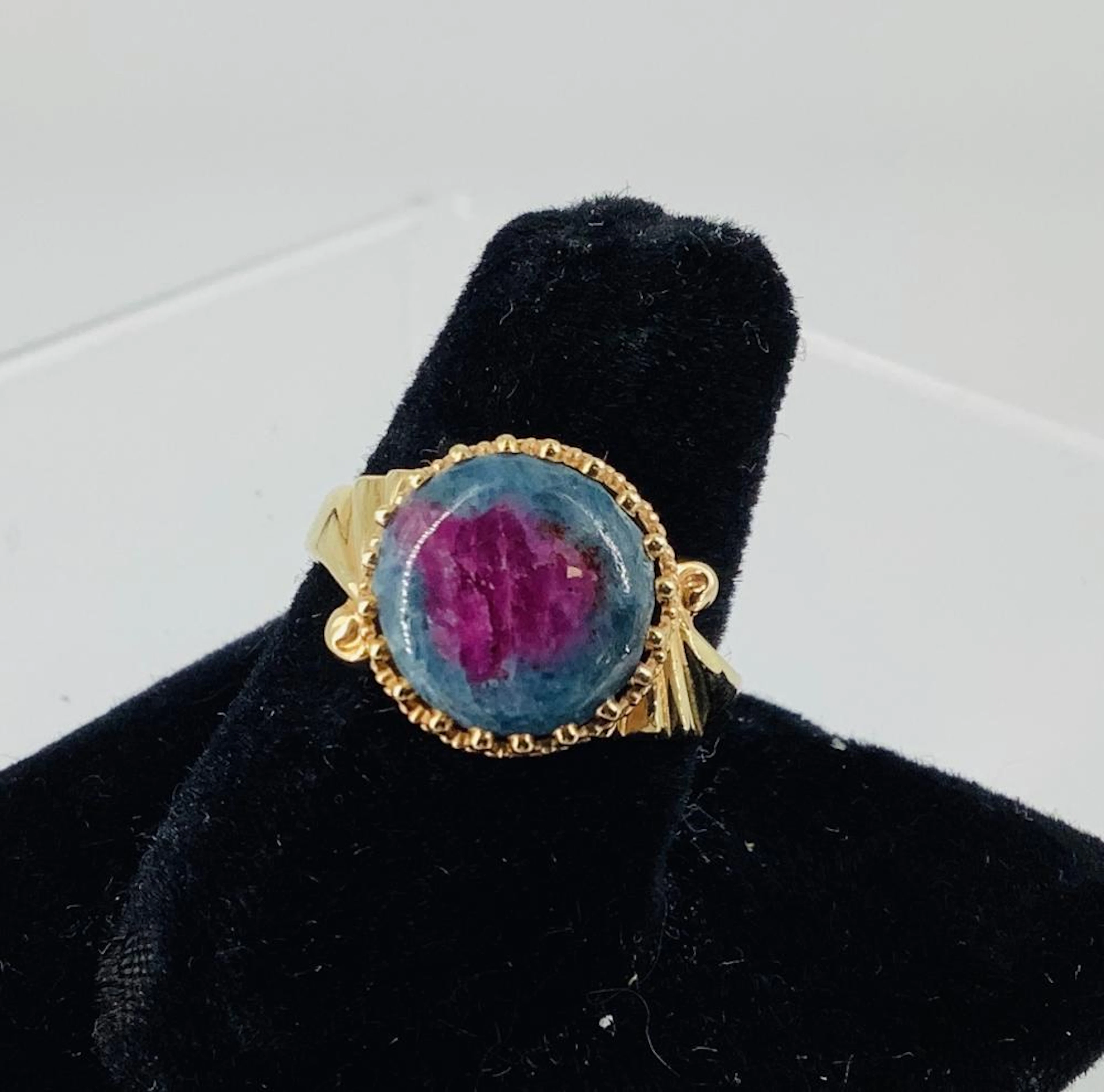 Unique 14kt Yellow Gold (Sugilite / Richterite) Ring