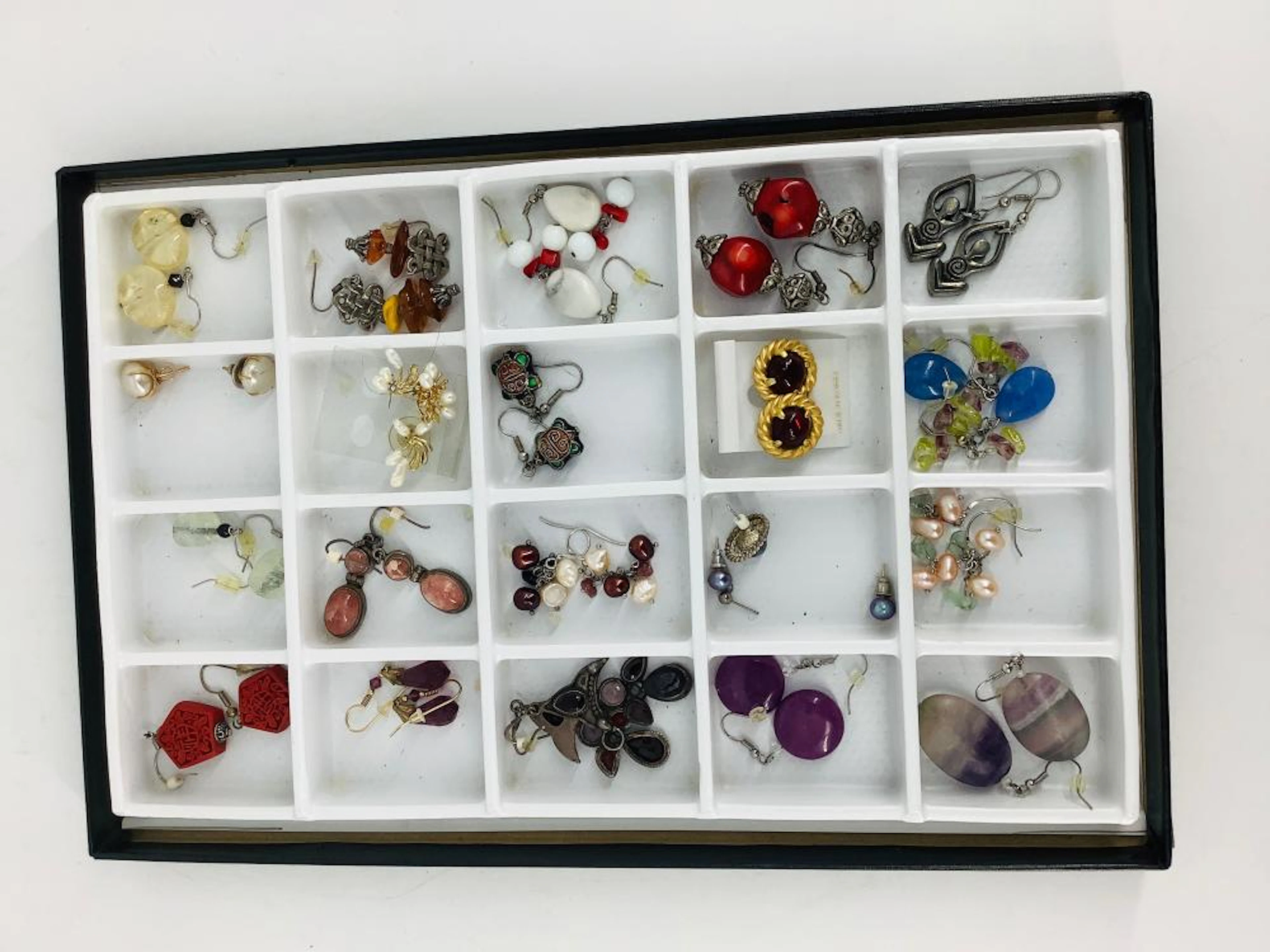 Pairs of Fashion Earrings