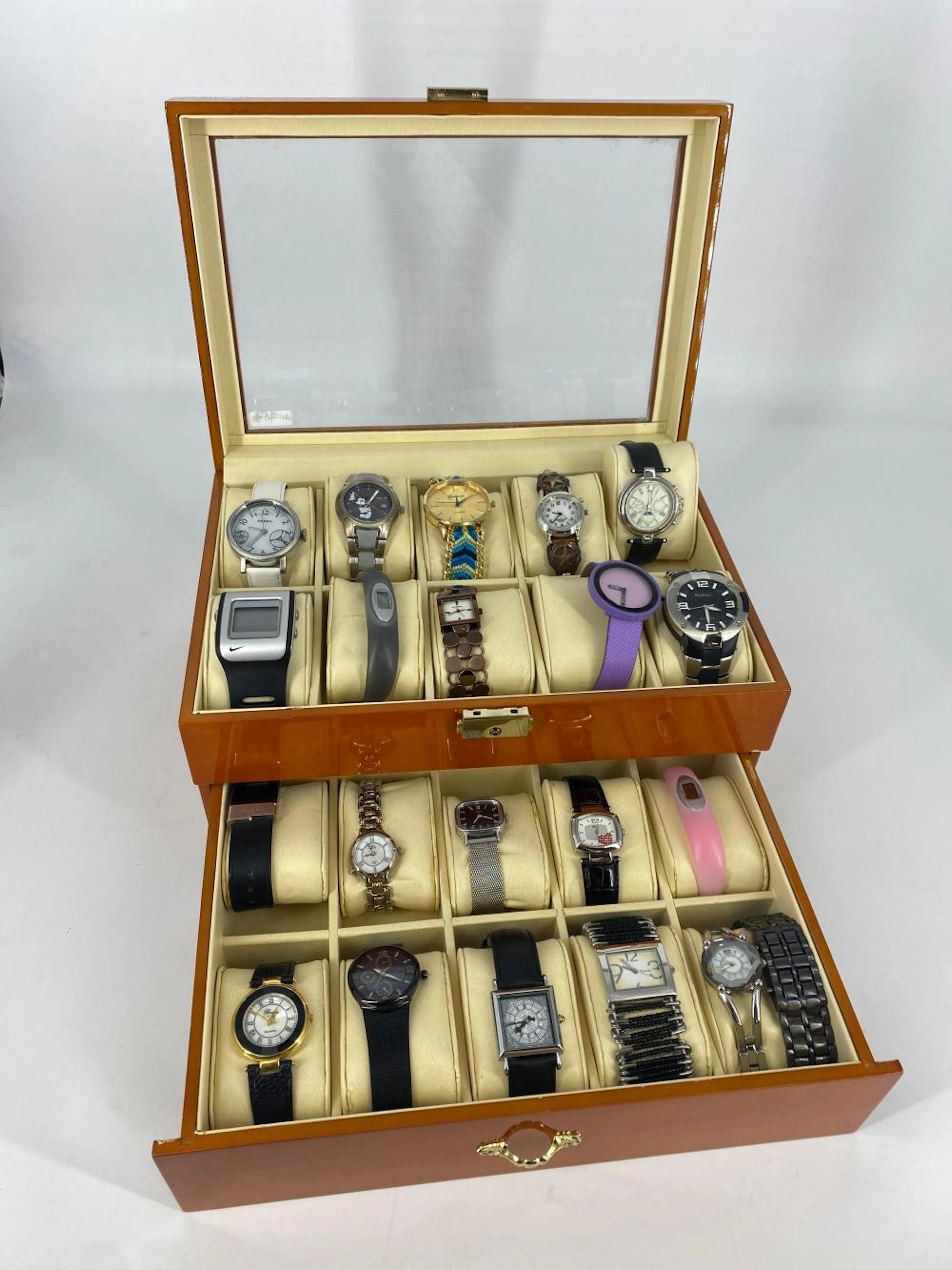 Attractive Wood Watch Case with 21 Watches
