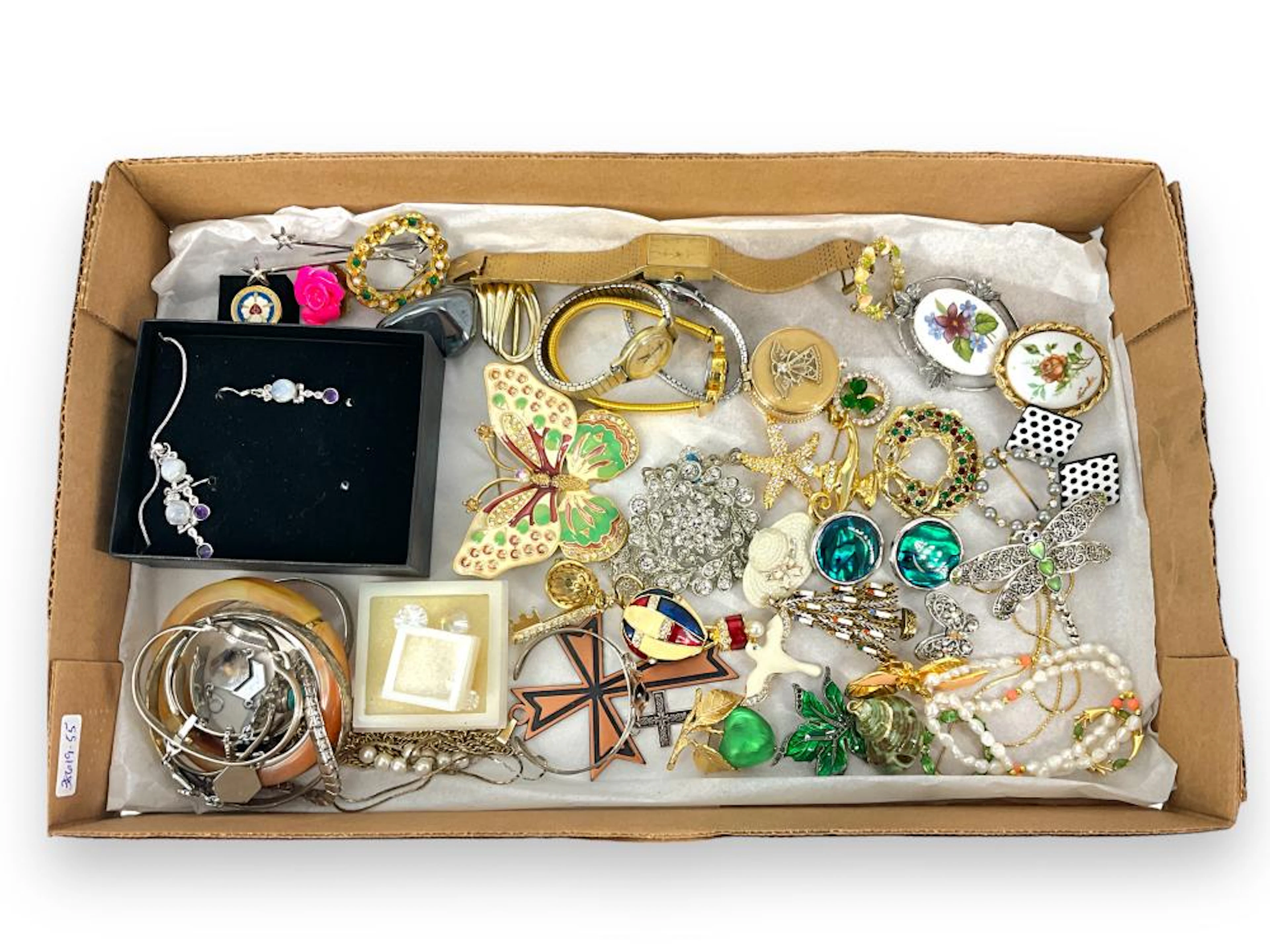 Watches and Mixed Jewelry Items Box Lot