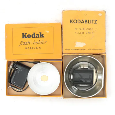 Kodak Brownie Flash B 620 Roll Film Box Type Vintage Camera Kodak Brownie Flash B 620 Roll Film Box Type Vintage Camera