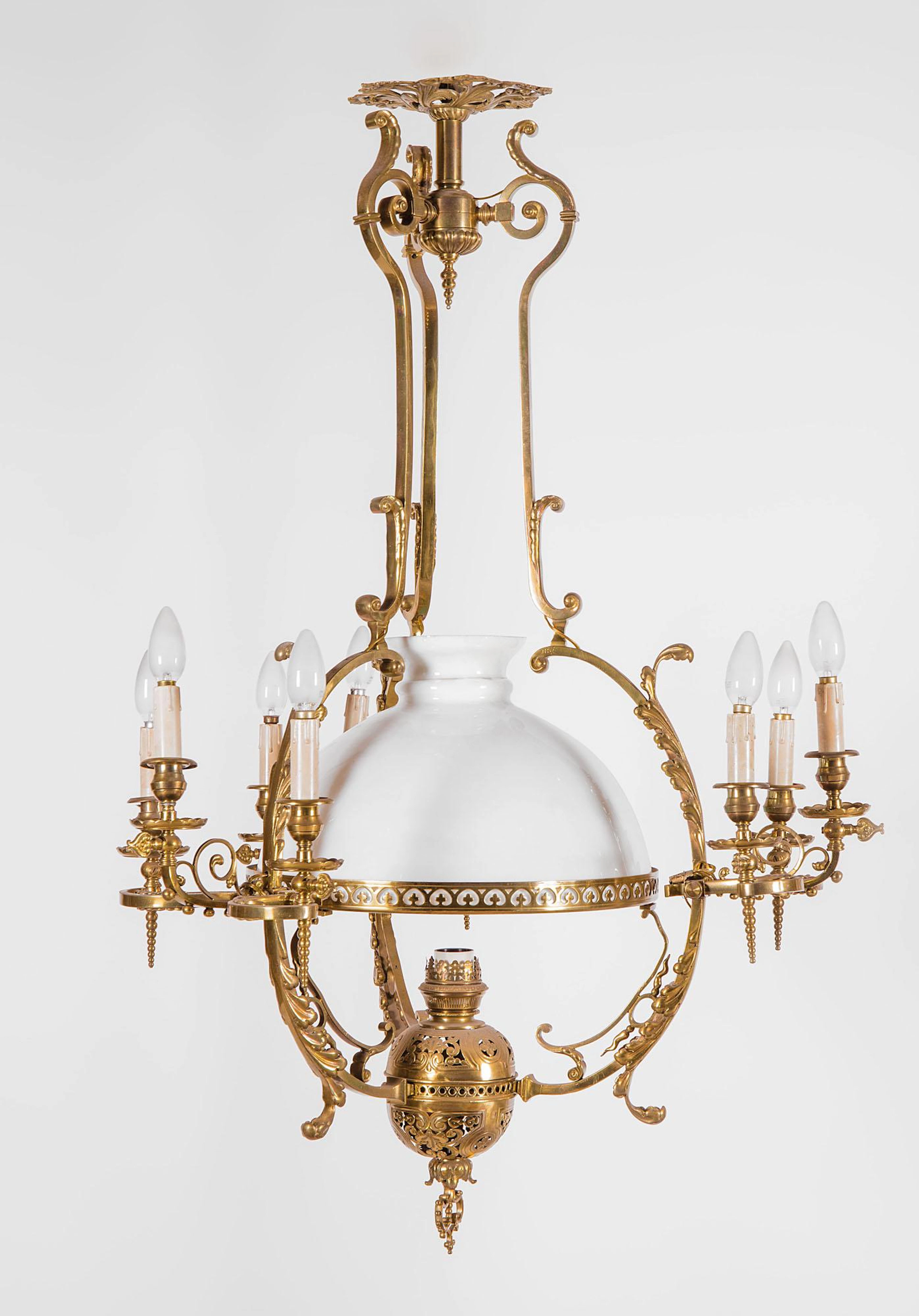 Lampadario in bronzo a nove luci