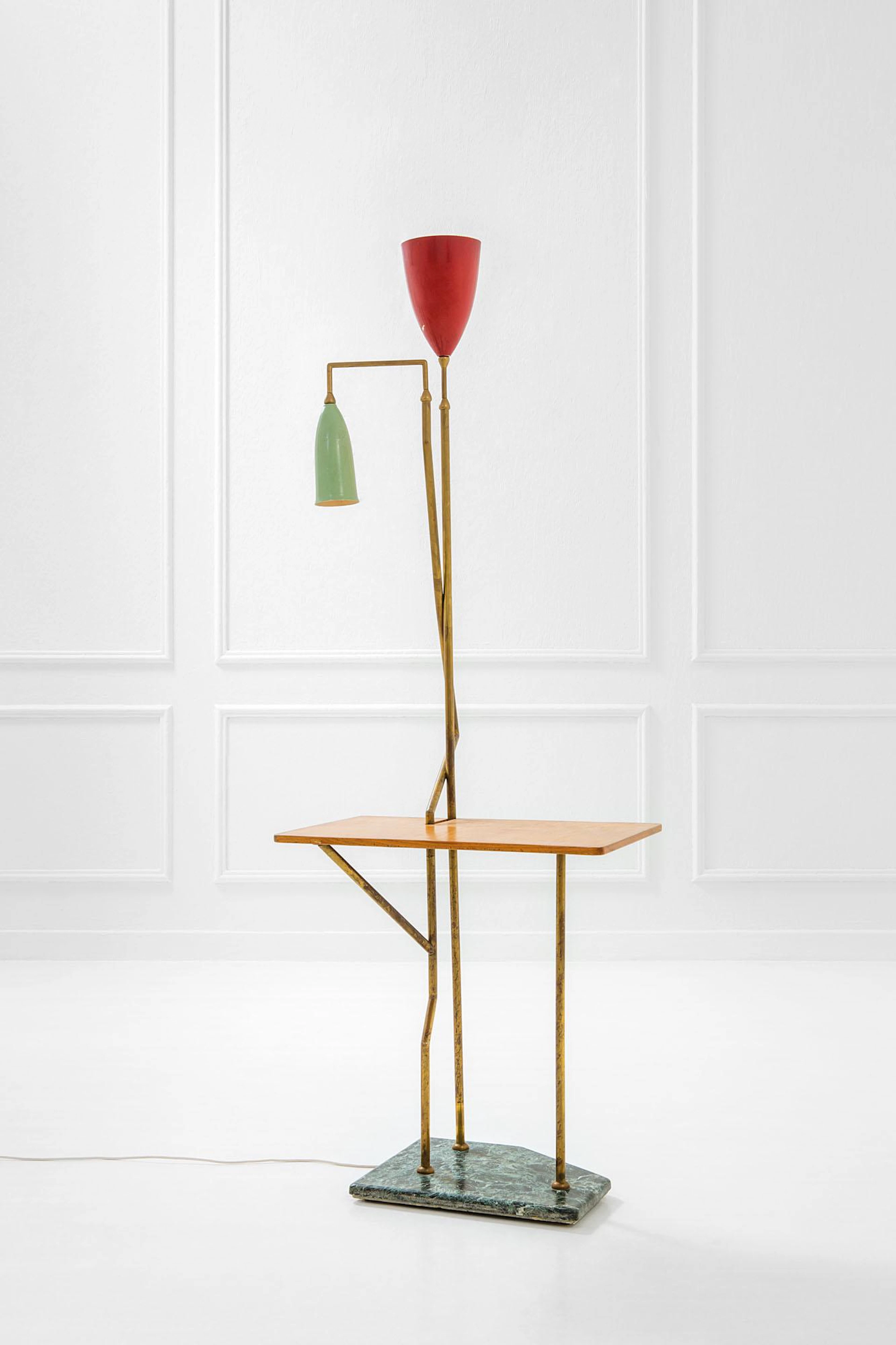 Lampada da terra con tavolino integrato, 1950 ca.