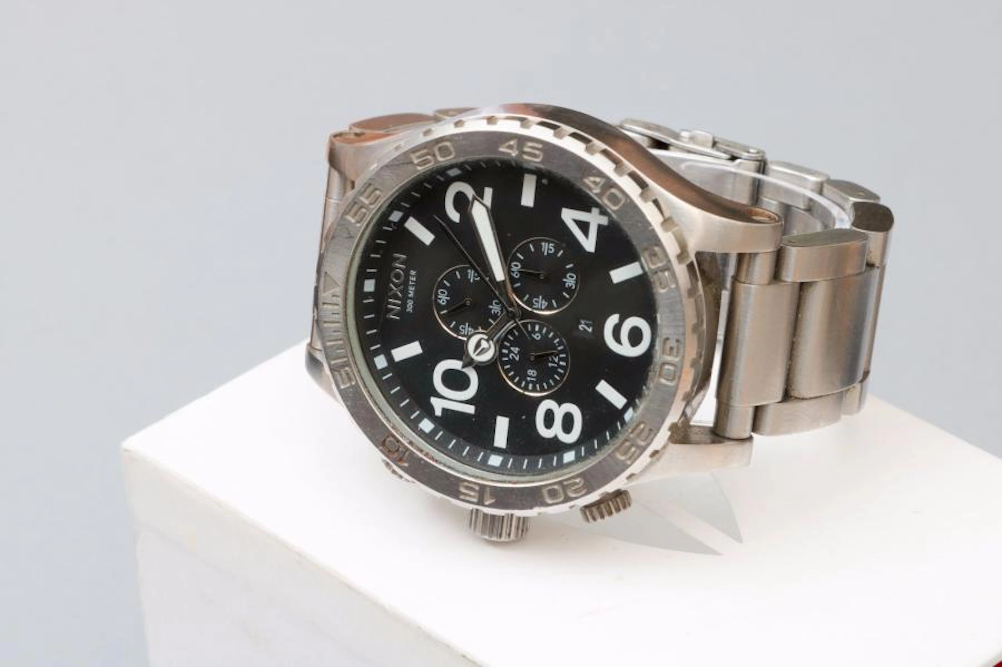 NIXON 514-30 Chrono Montre bracelet d'homme en acier à lunette rotative