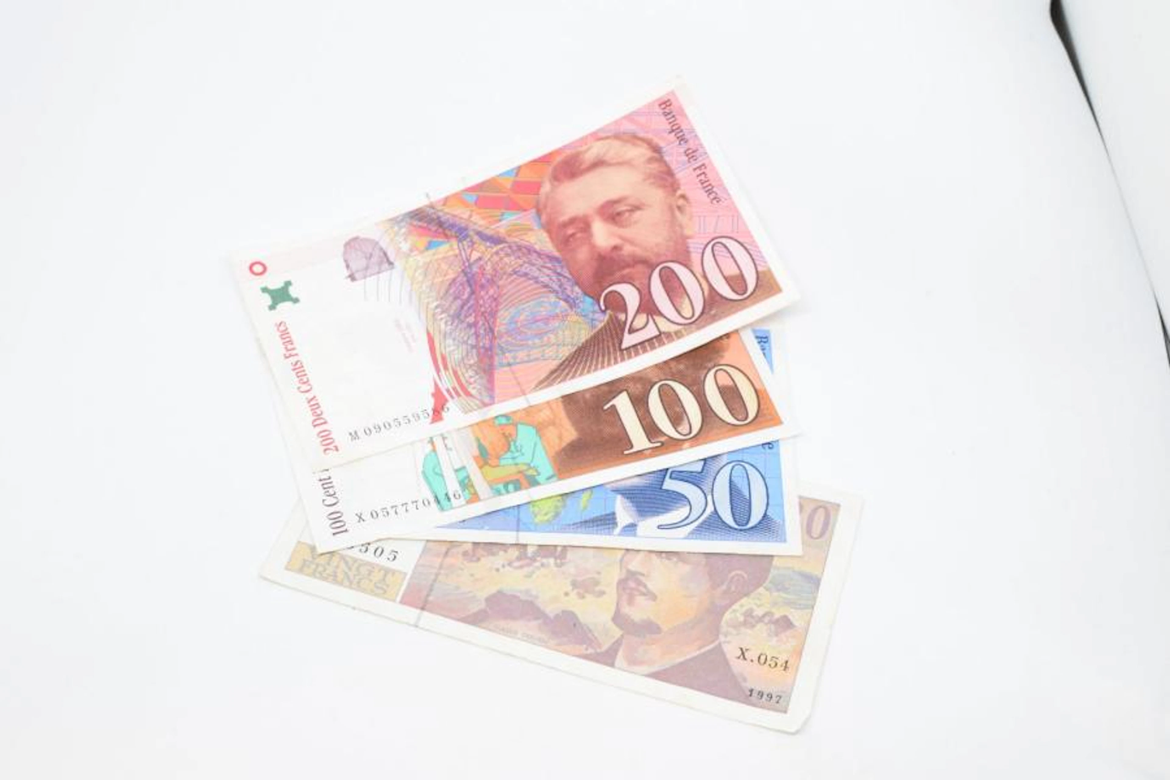 Ensemble de quatre billets de banque français…