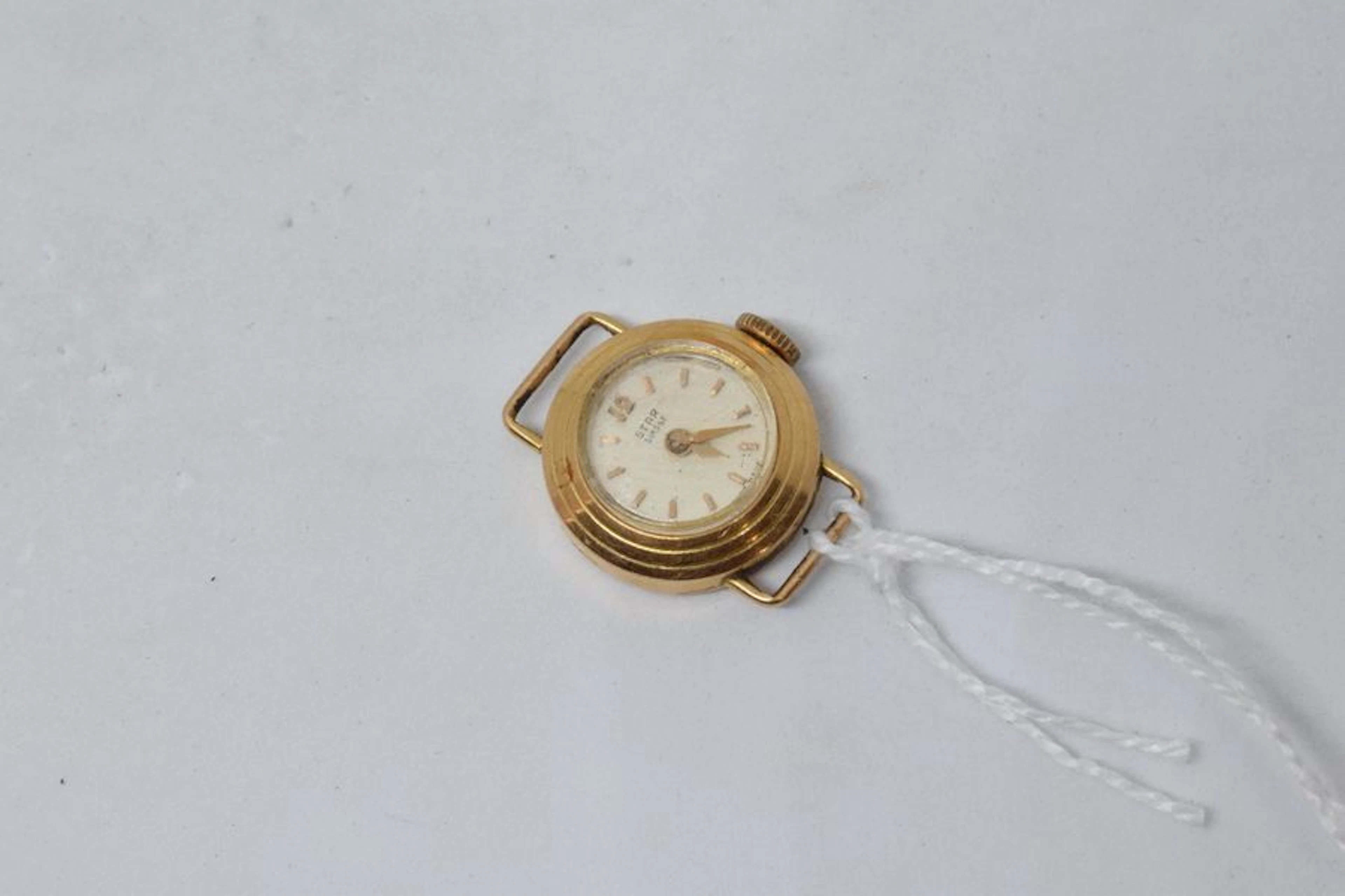 Boîtier de montre de dame en or jaune 18k…