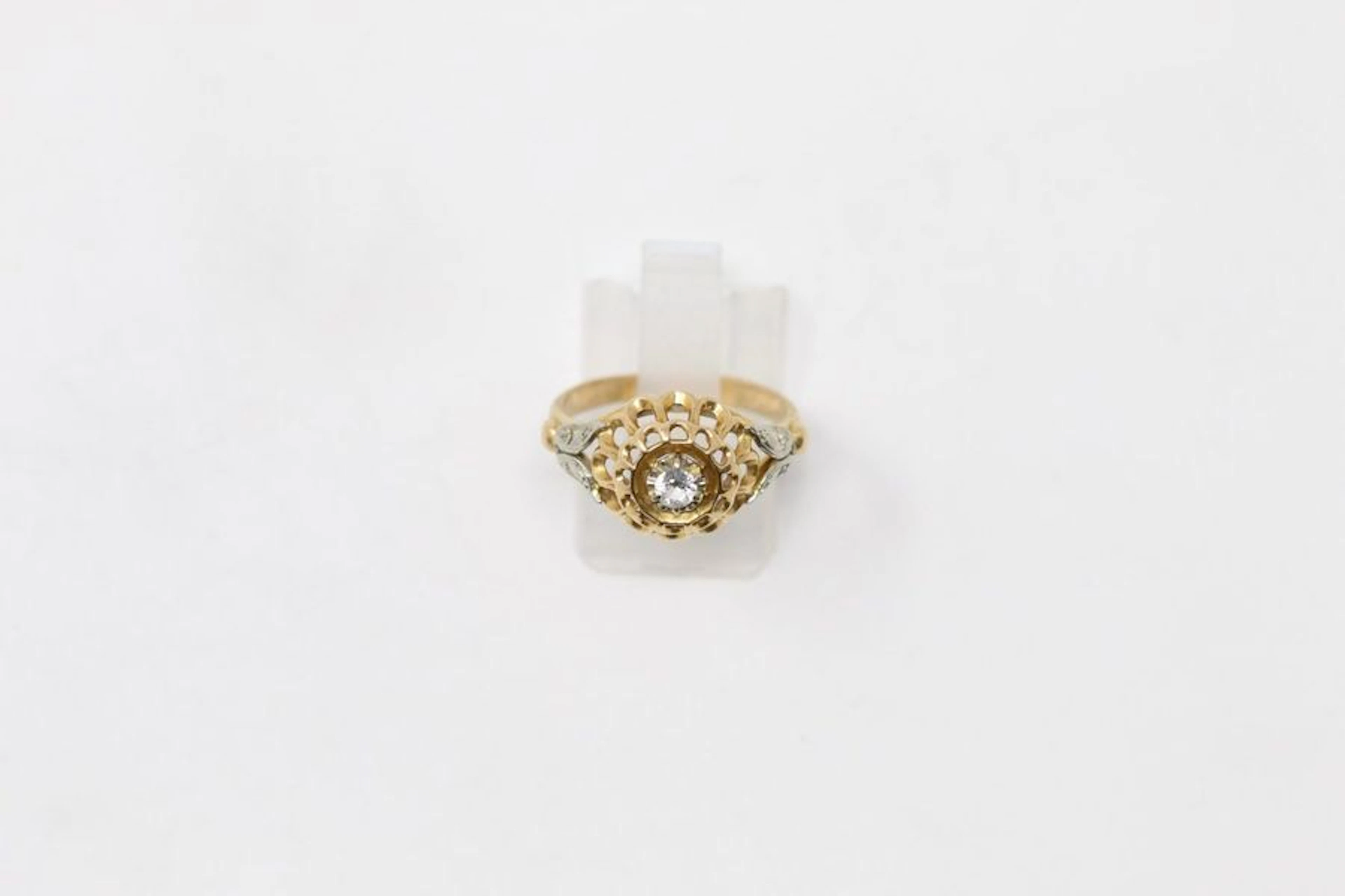 Bague dome ajourée en or jaune et gris 18k... - Lot 133 - Rossini