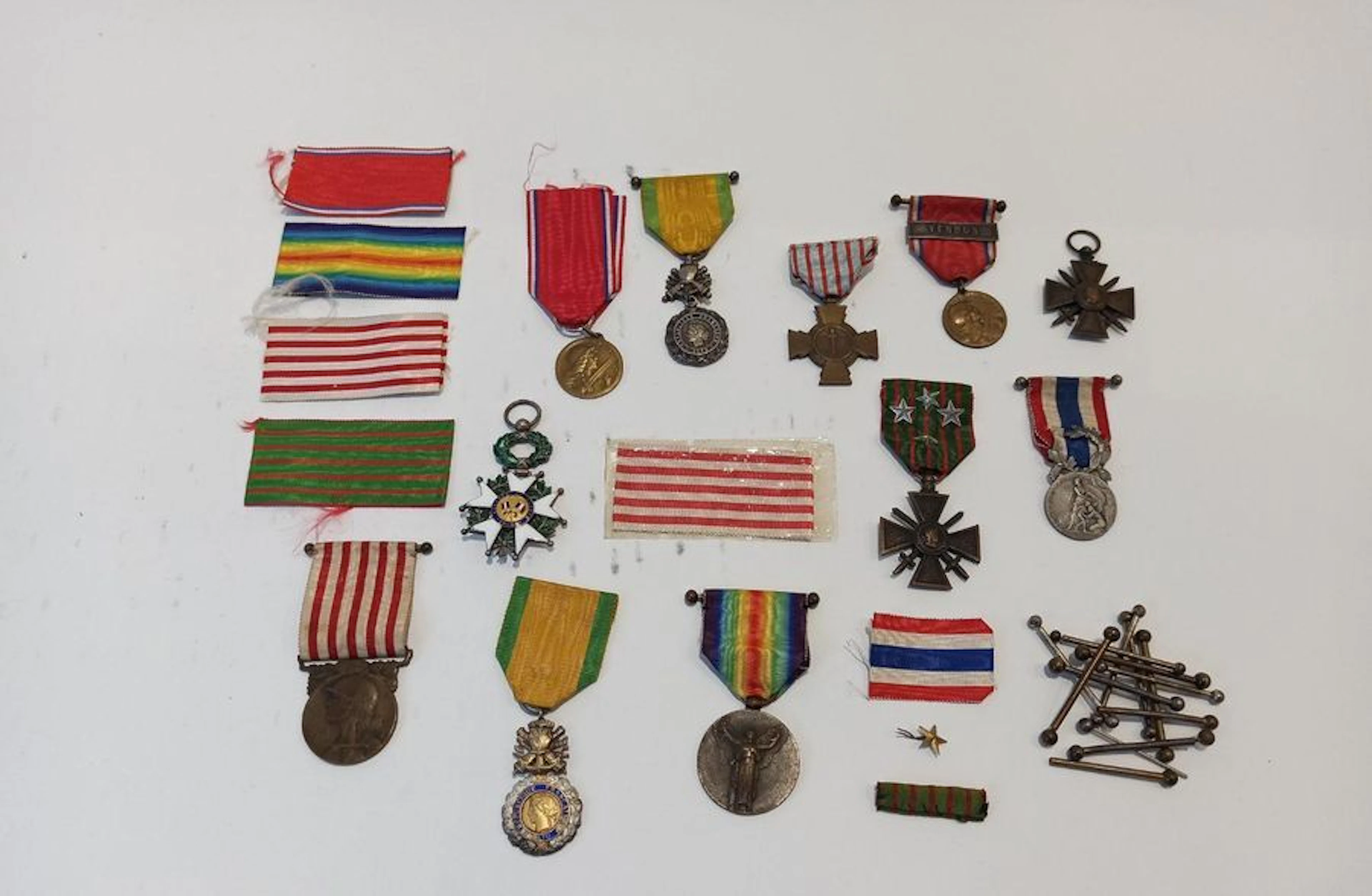 Bel ensemble de onze médailles militaires... - Lot 41 - Rossini