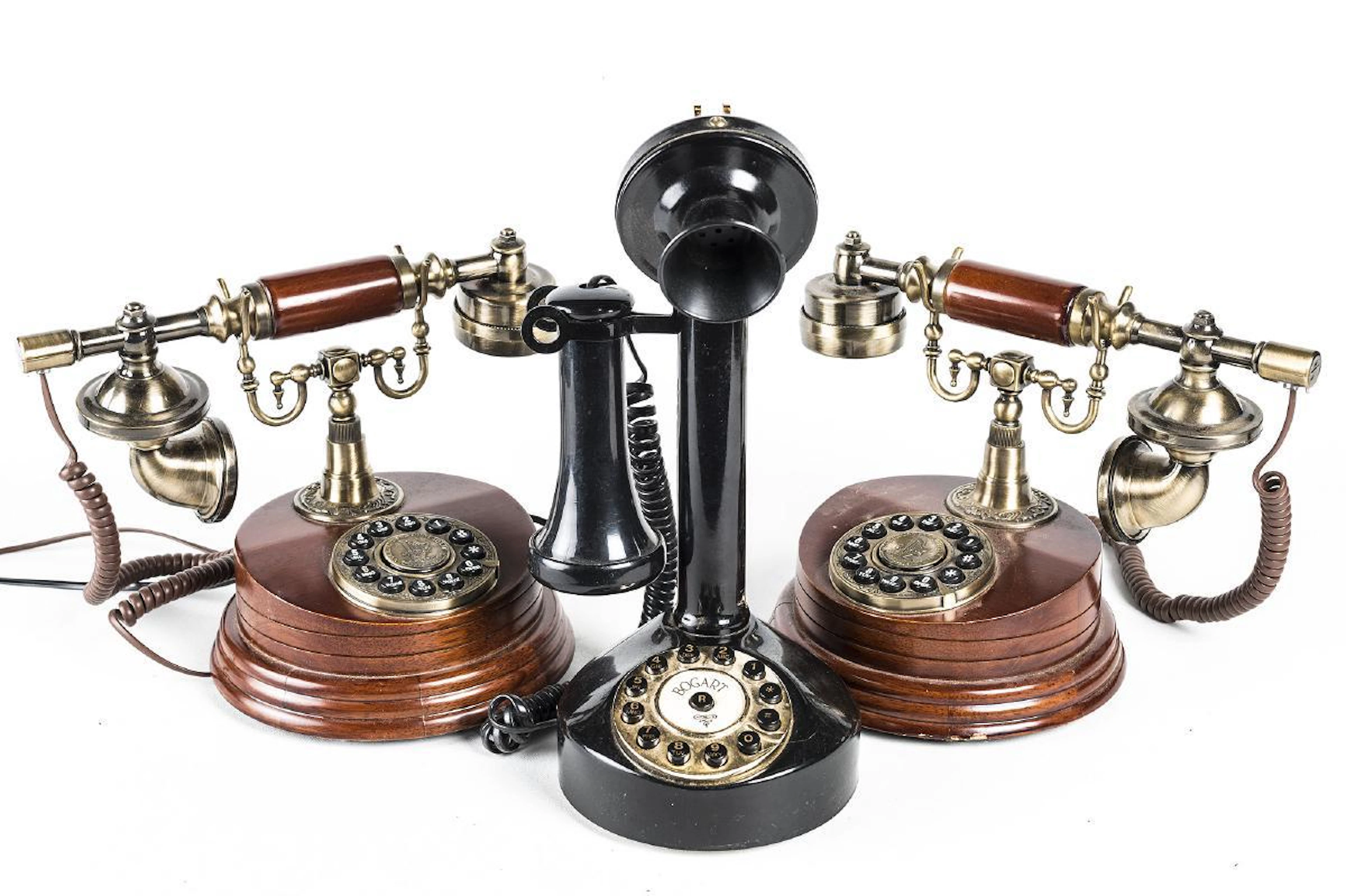 TELEFONER, 3st, kopior på gamla modeller.