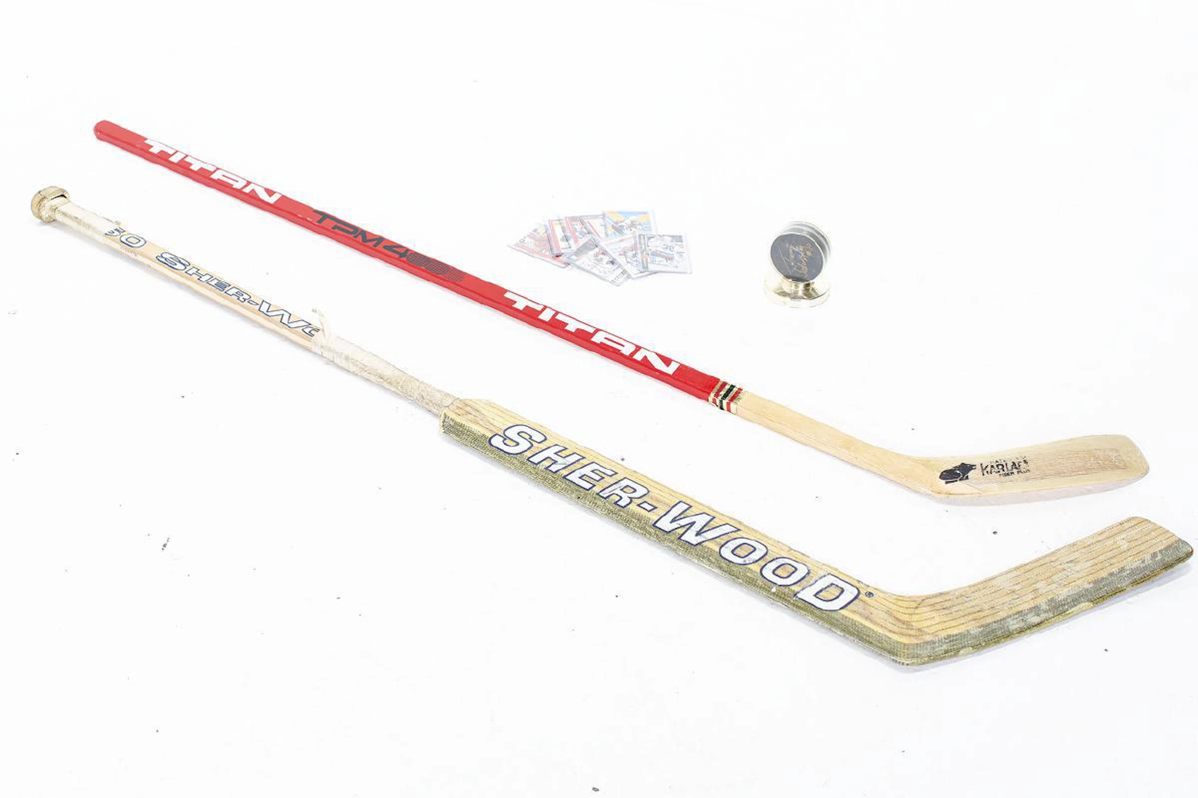 HOCKEY MEMORABILIA b.la signerad puck av Tommy Söderström