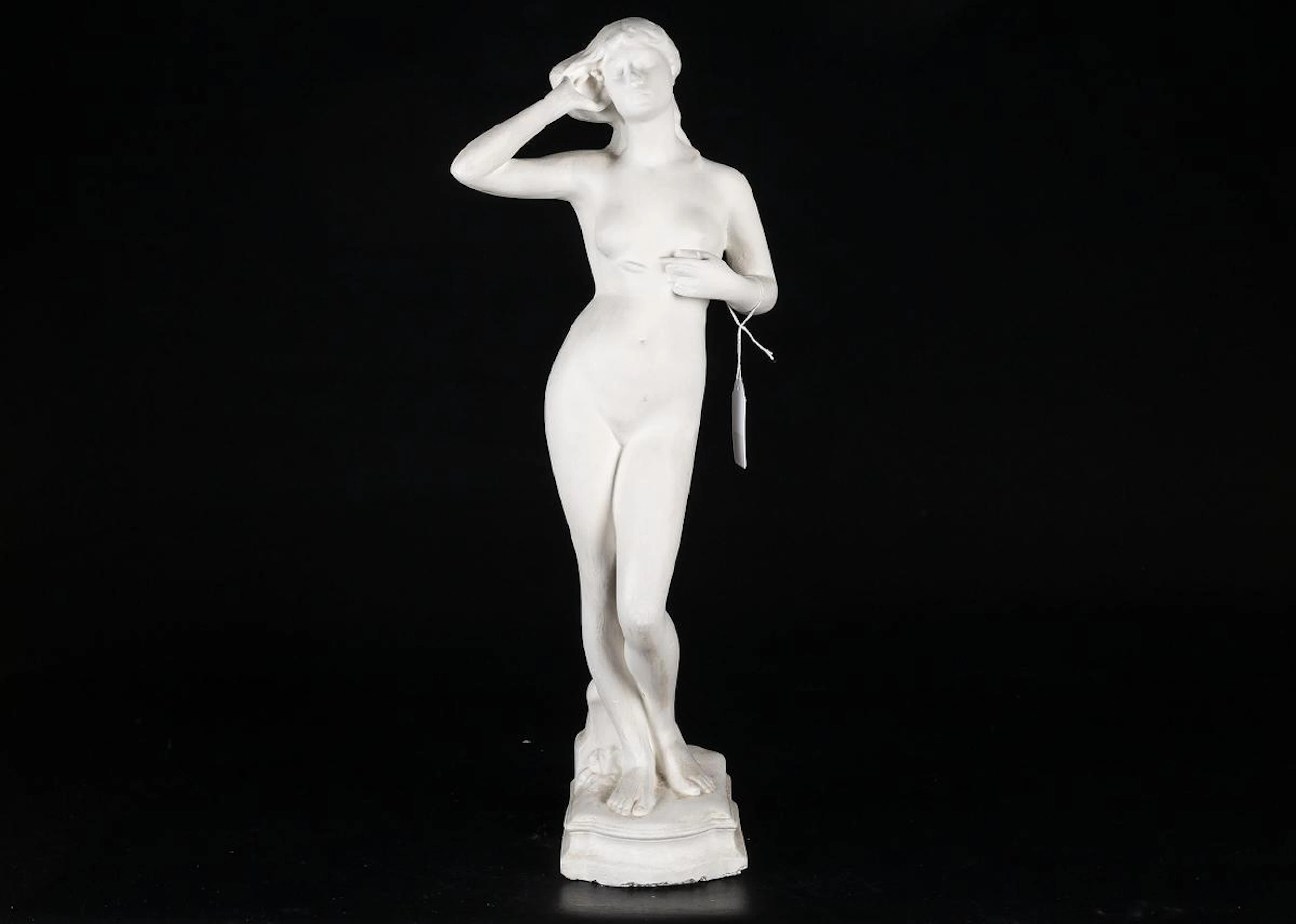 SKULPTUR, stående naken kvinna, gips, 1900 - tal