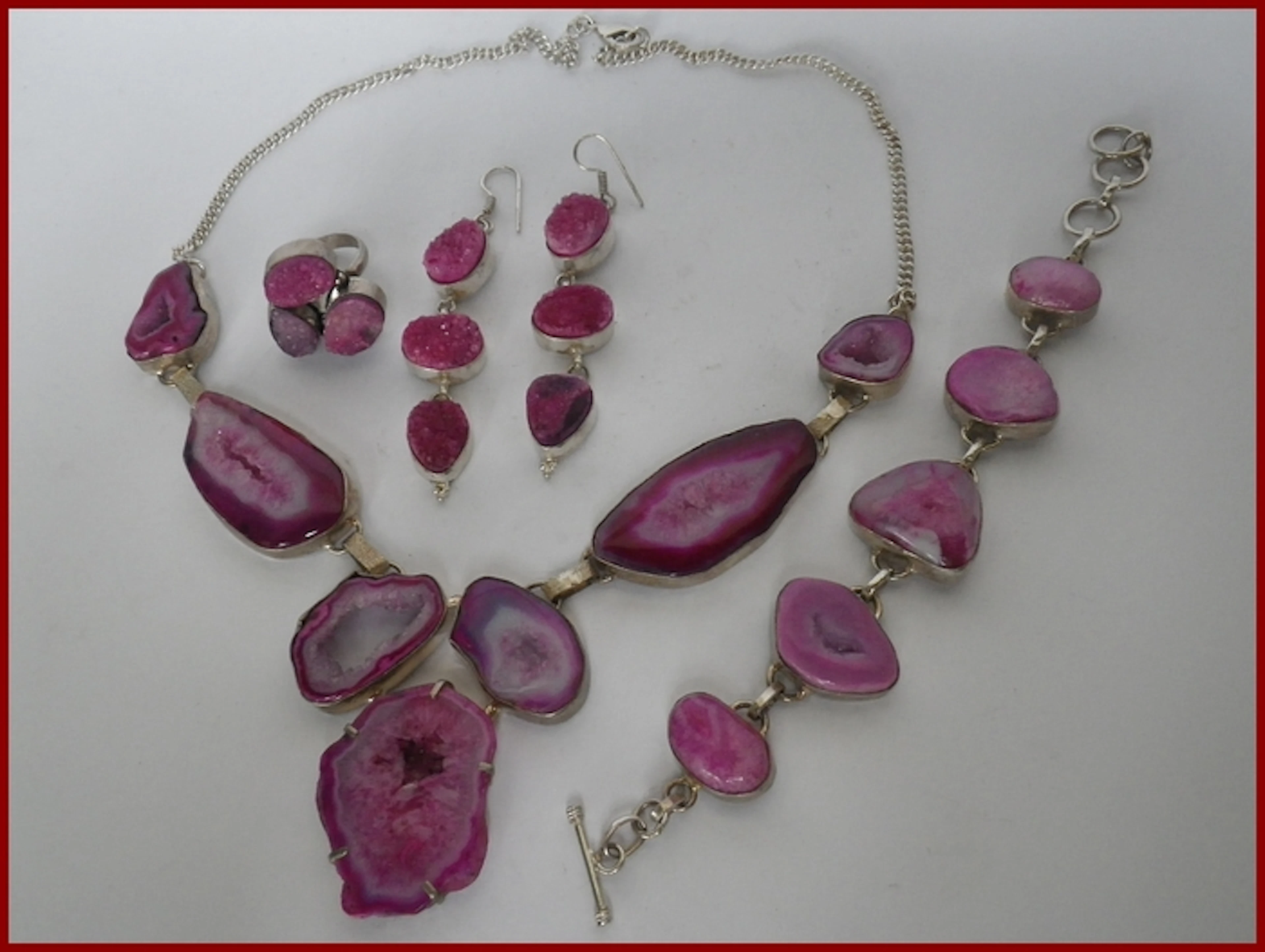 Druzy Achat steen - zilver legering. Ketting - Ring - Oorbellen - armband set