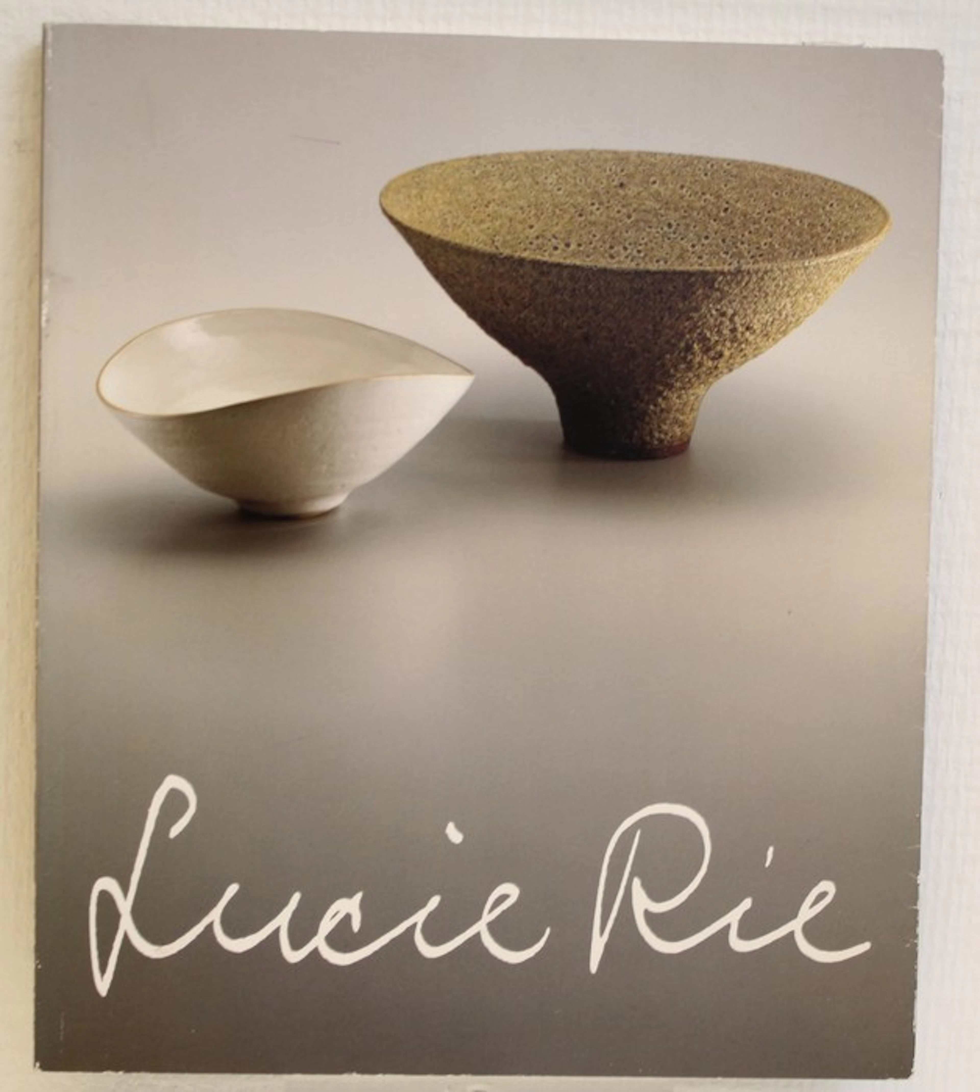 Literatuur: Issey Miyake Meets Lucie Rie