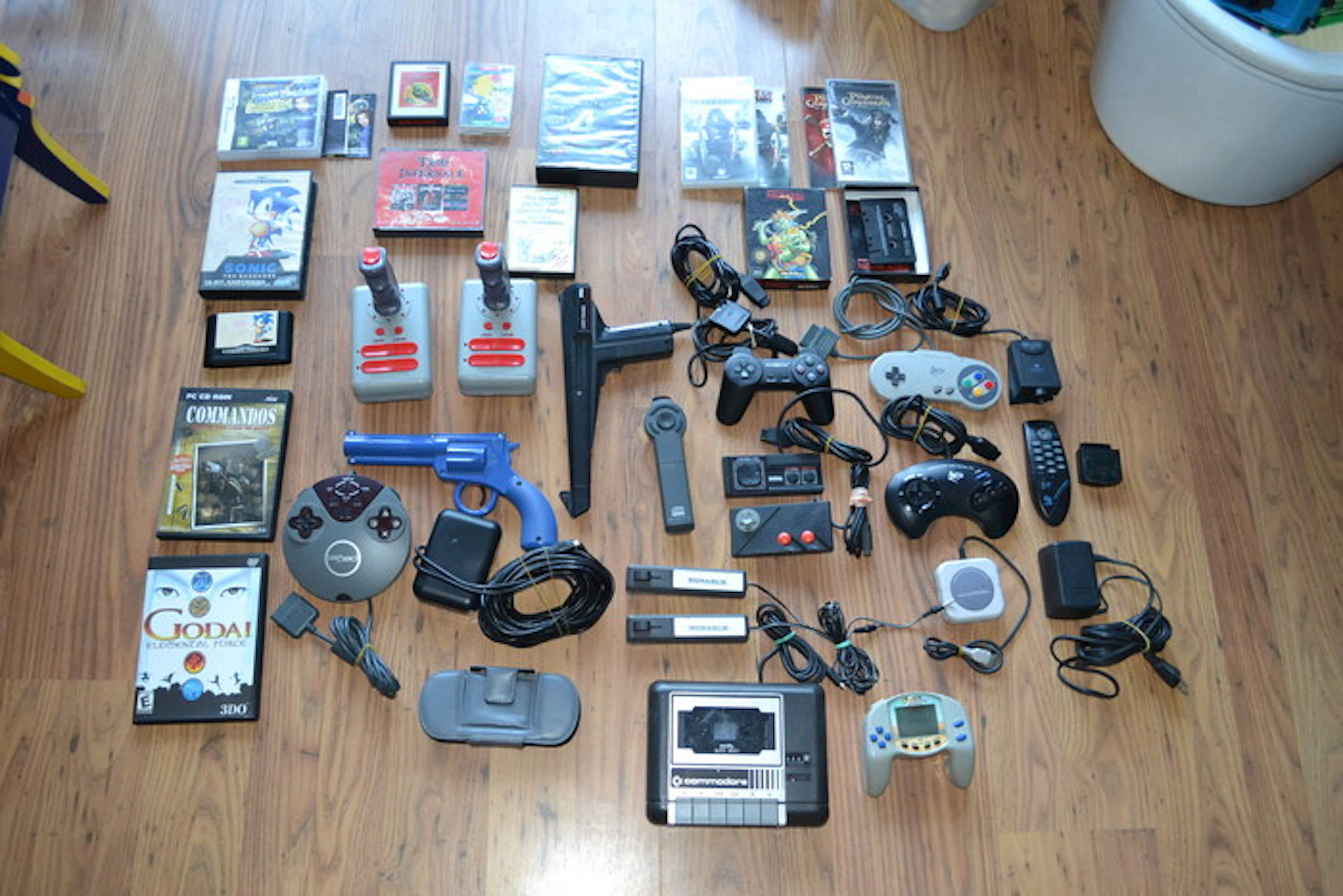 Lot: Diverse games en controllers e.a. uit verschillende jaren