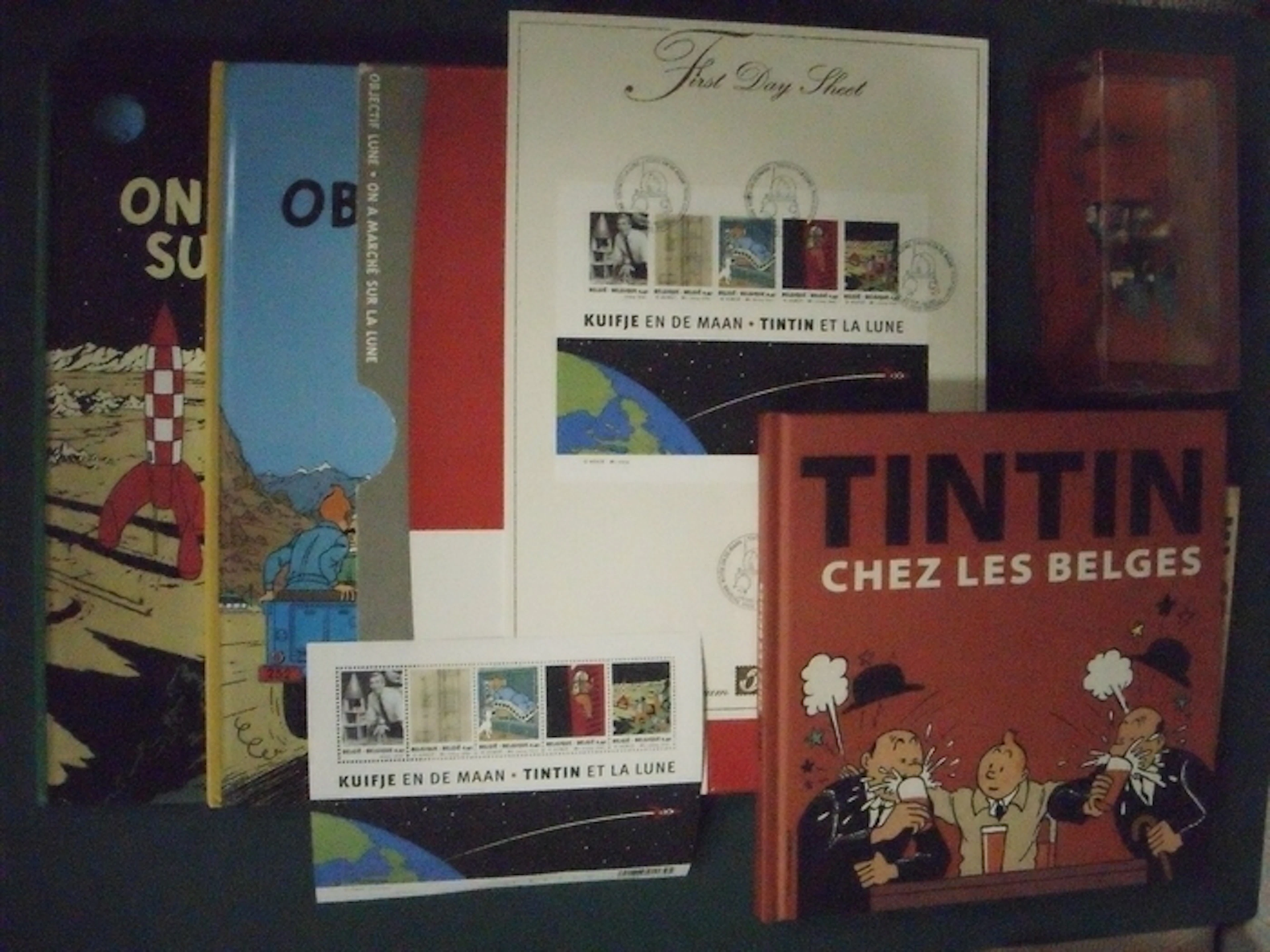 Tintin - thema Maanavonturen - box Objectif Lune/On a Marché sur la Lune + auto + zegels (1999/2011)