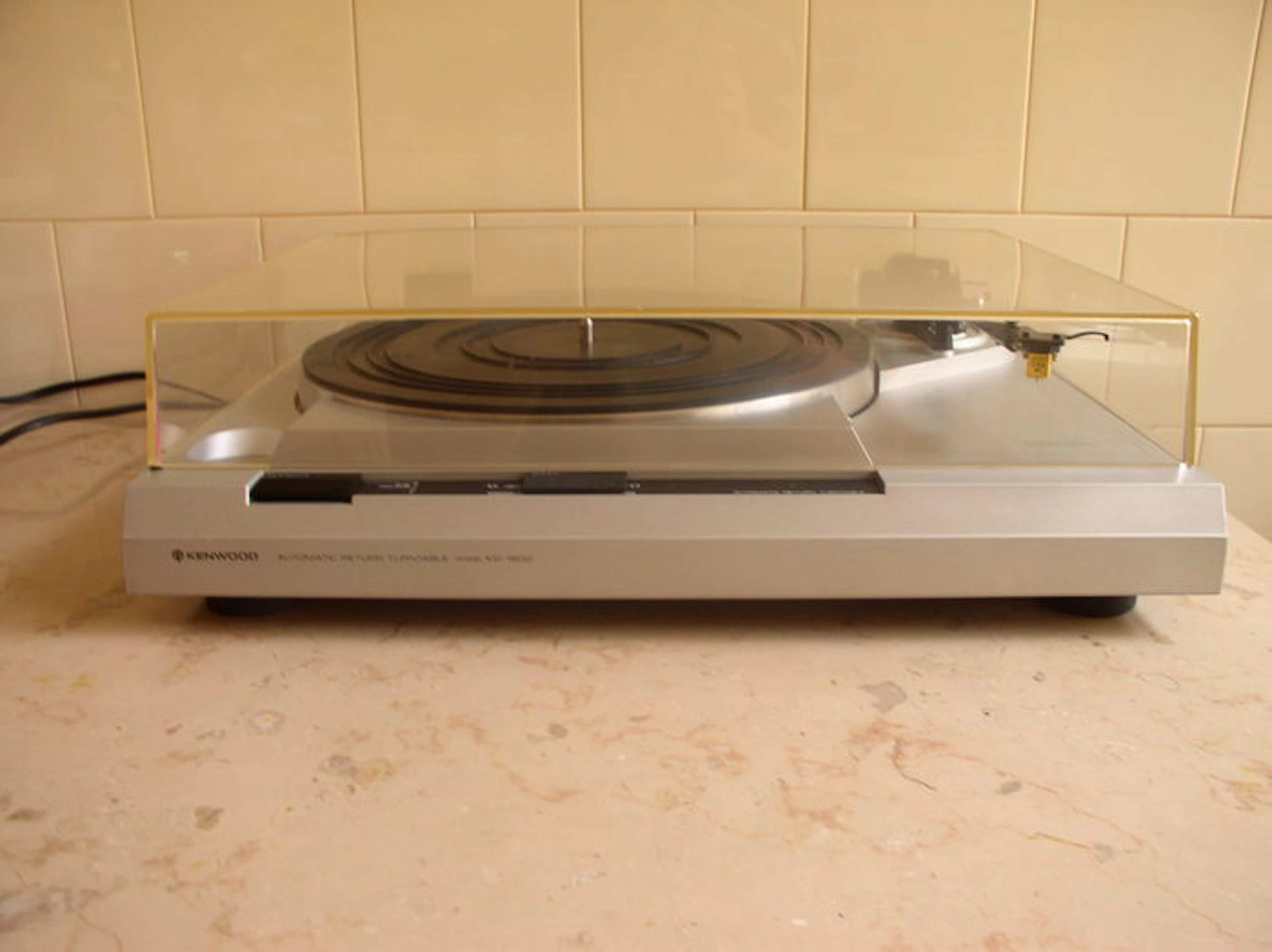 Kenwood KD 1600 Automatic Return Turntable.