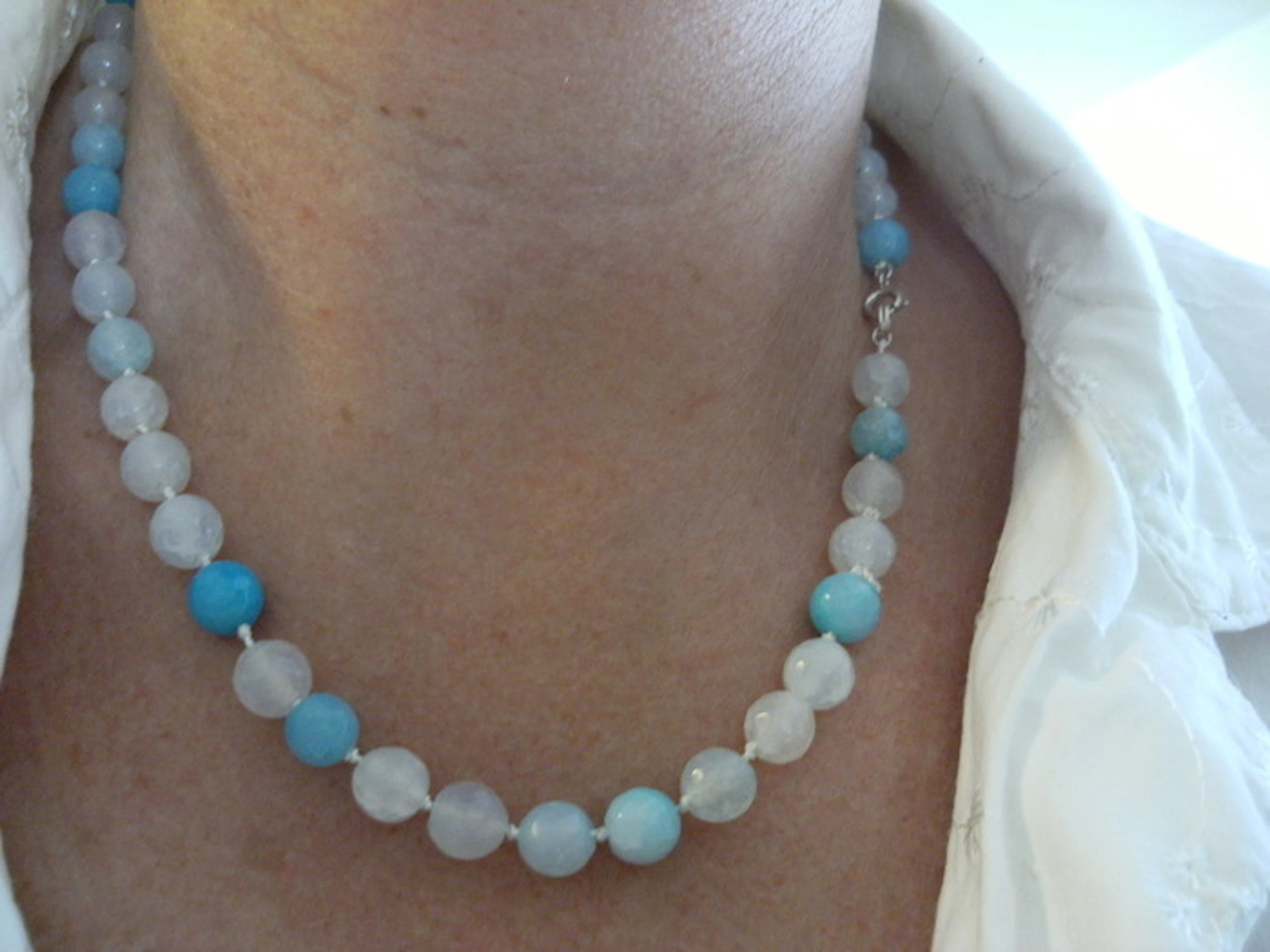 Fire agate necklace, hand-knotted, facetted cut stones, round approx. 8 mm