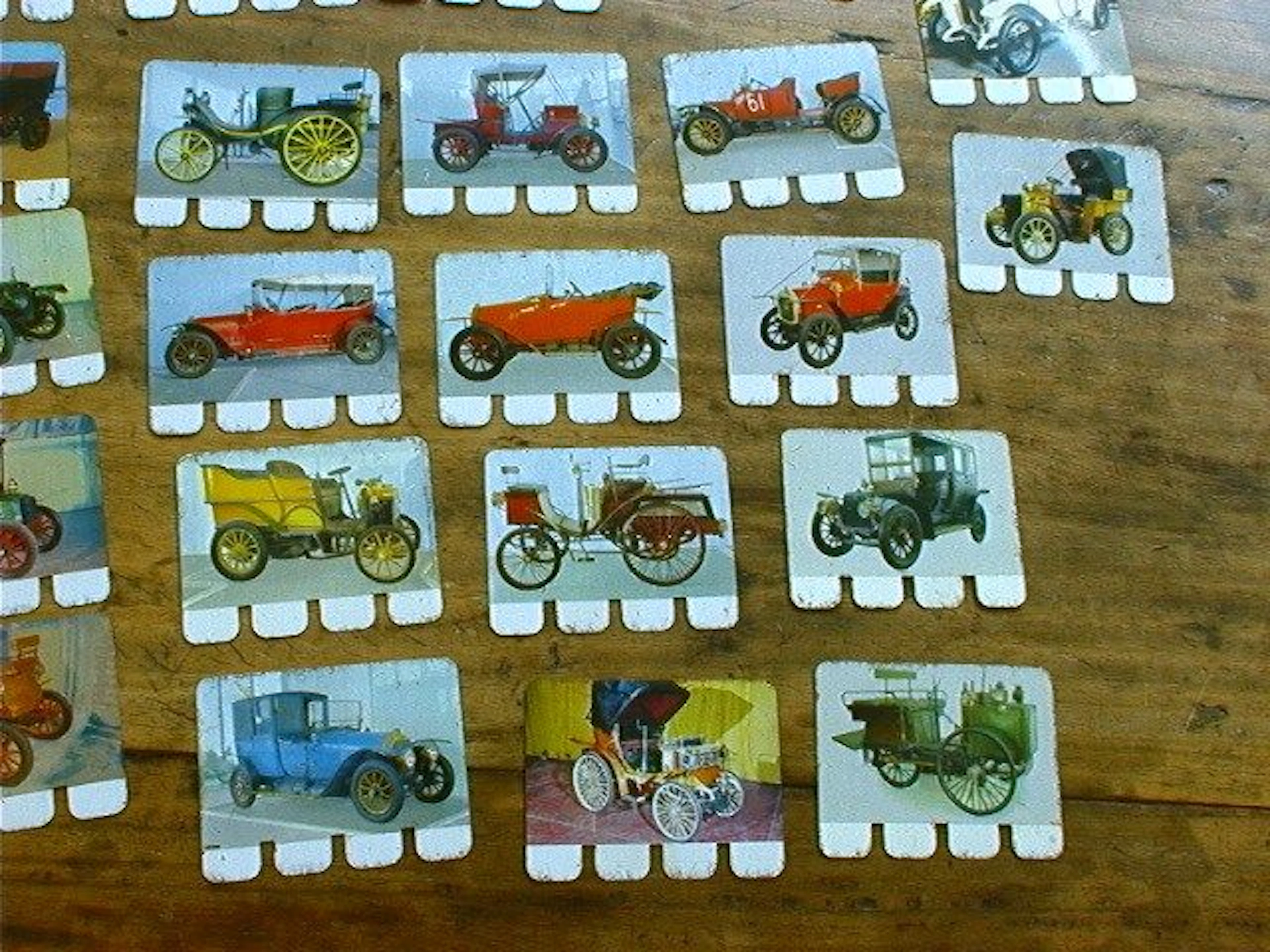 39 metalen kaarten met auto's / automerken / klassieke wagens.
