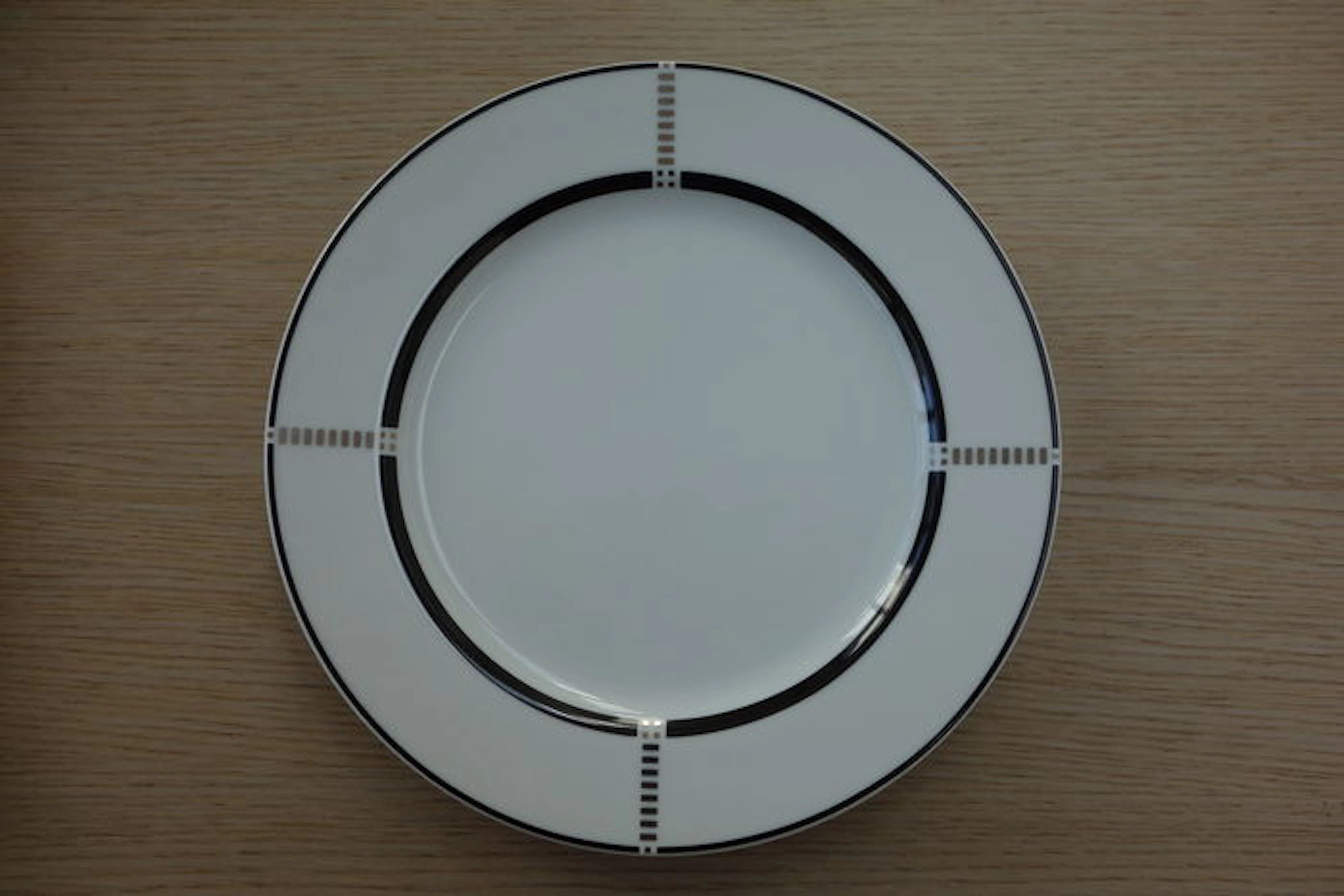 Charles Gwathmey and Robert Siegel - aardewerk bord in opdracht van galerie Swid Powell, New York