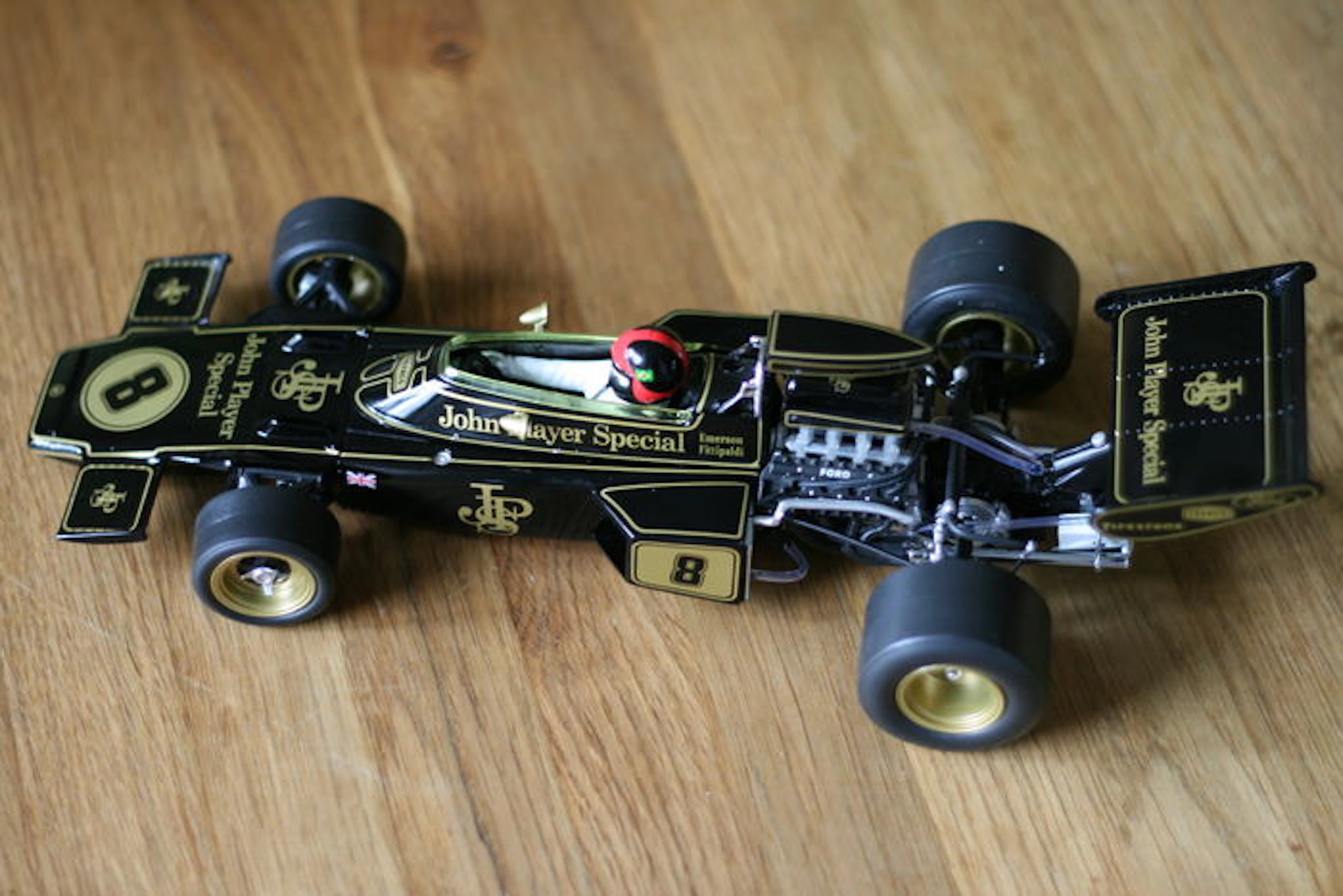 Quartzo - Schaal 1/18 - Lotus 72D nr.8 Emerson Fittipaldi F1 racewagen