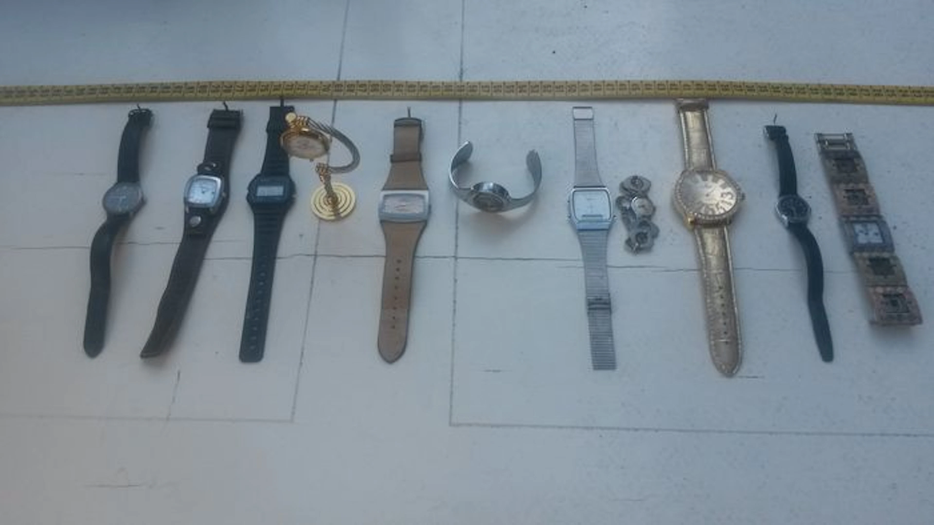 Lot of 10 Ladies wrist watches (including Anne Klein, ZAZA, Fossil)