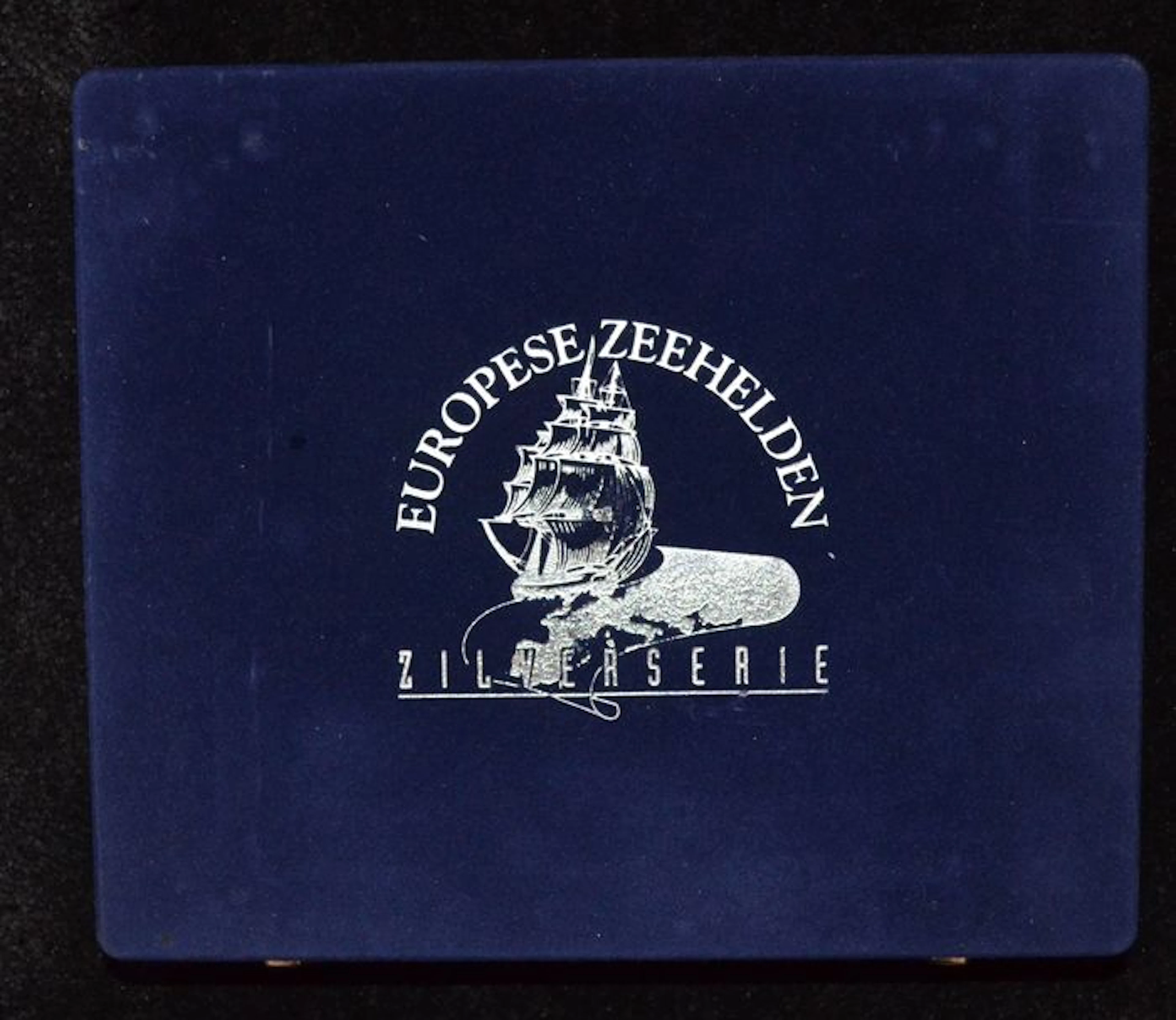 Nederland - 12 zilveren penningen 'Europese zeehelden' in cassette
