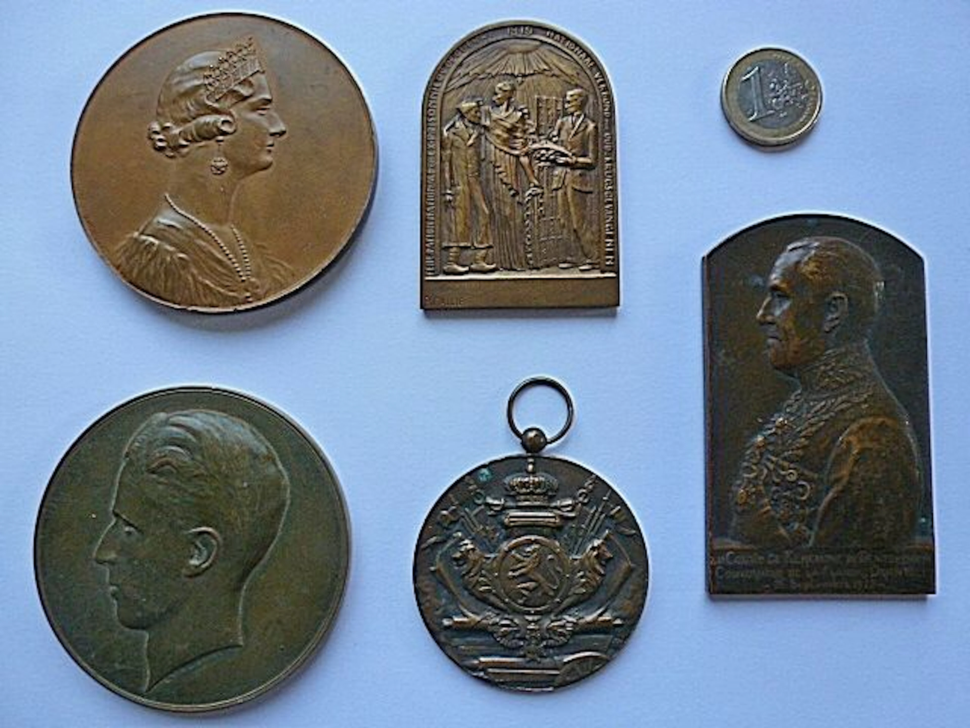 Set van 5 bijzondere bronzen Militaire penningen. WO1/ WO2.