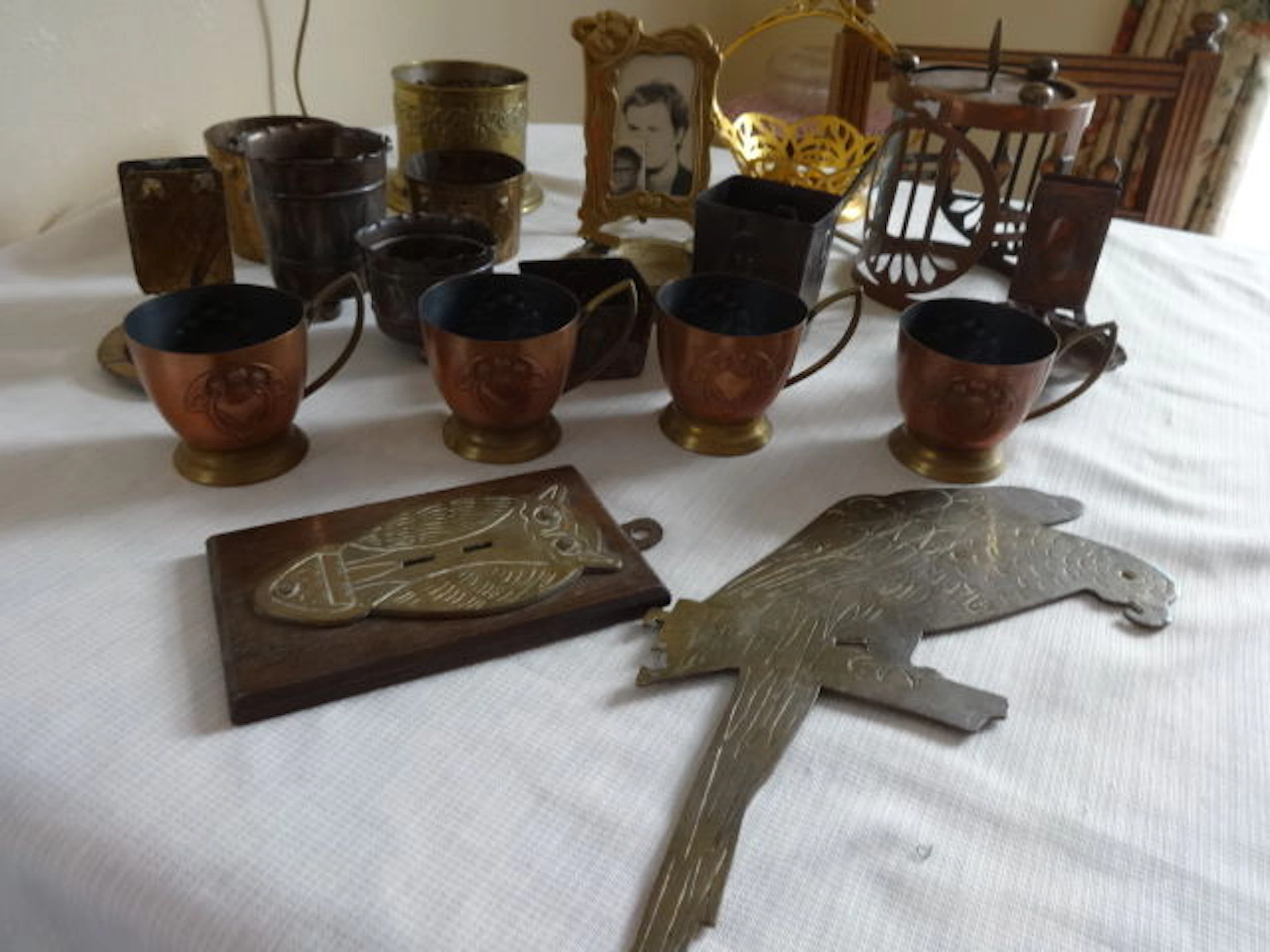 Lot with 18 pieces of utensils and decorative objects